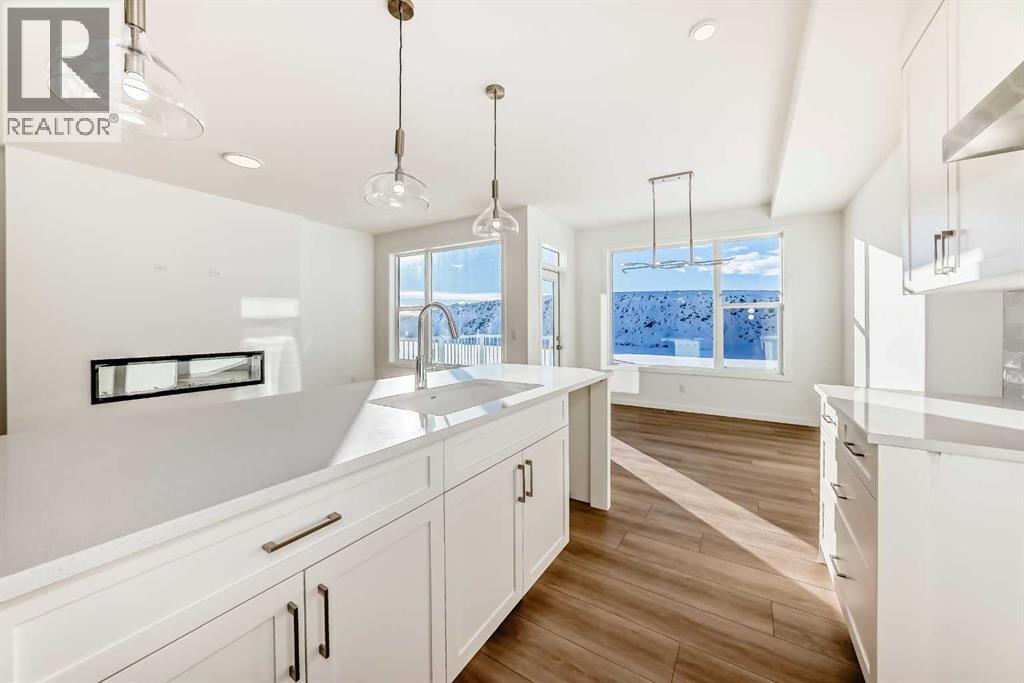 32 Southborough Common, Cochrane, Alberta T4C 3J7 - Photo 8 - A2273654