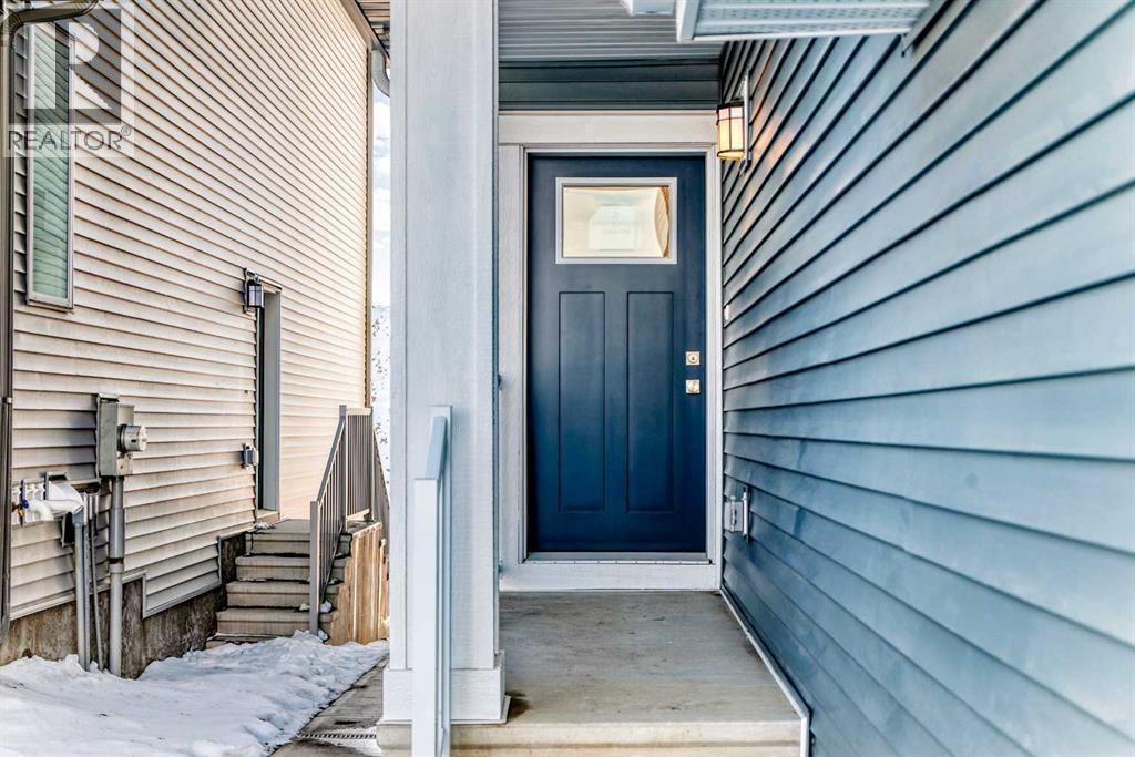 32 Southborough Common, Cochrane, Alberta T4C 3J7 - Photo 2 - A2273654