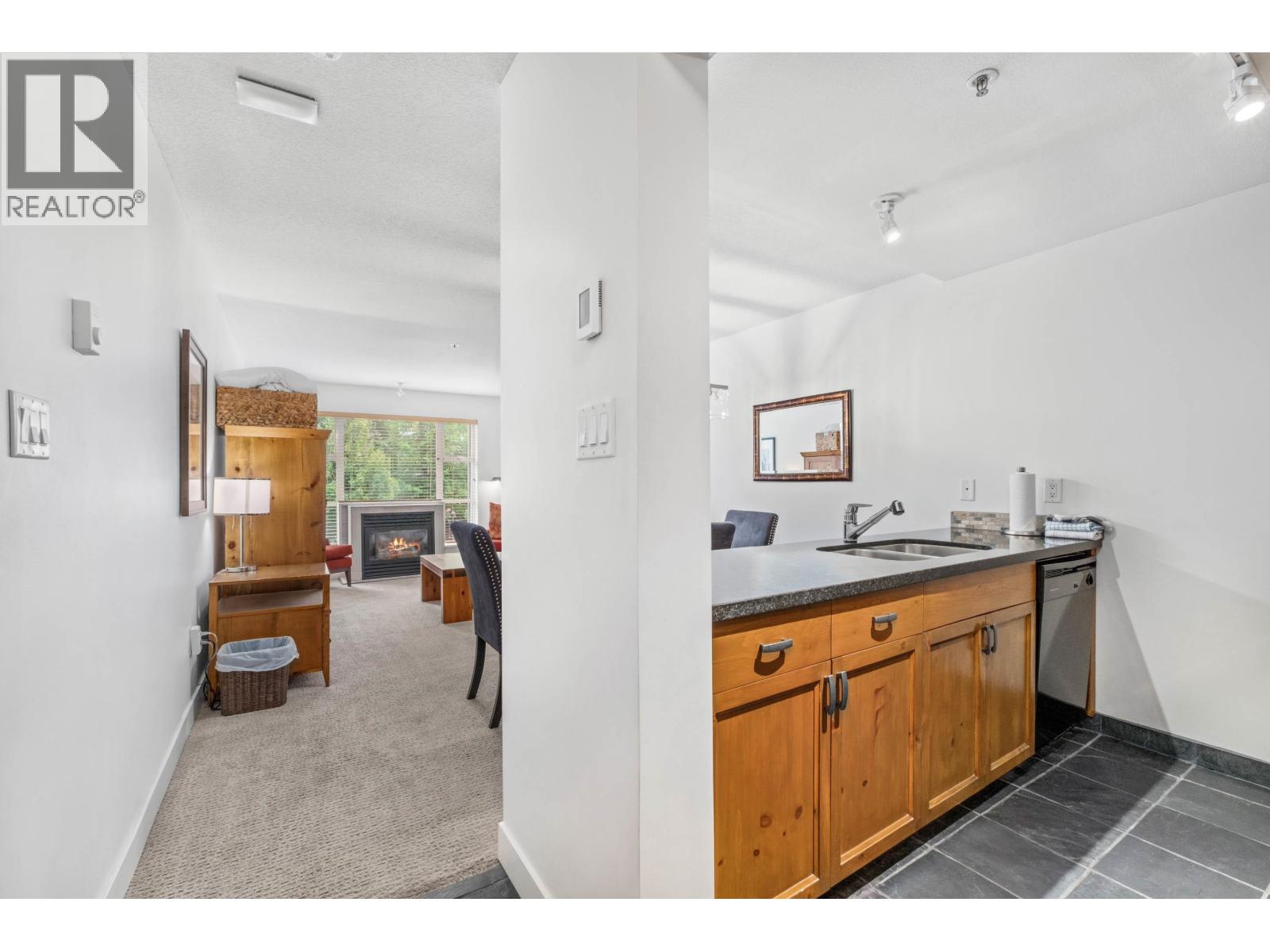 218/219 4573 Chateau Boulevard, Whistler, British Columbia  V0N 1B4 - Photo 12 - R3052519