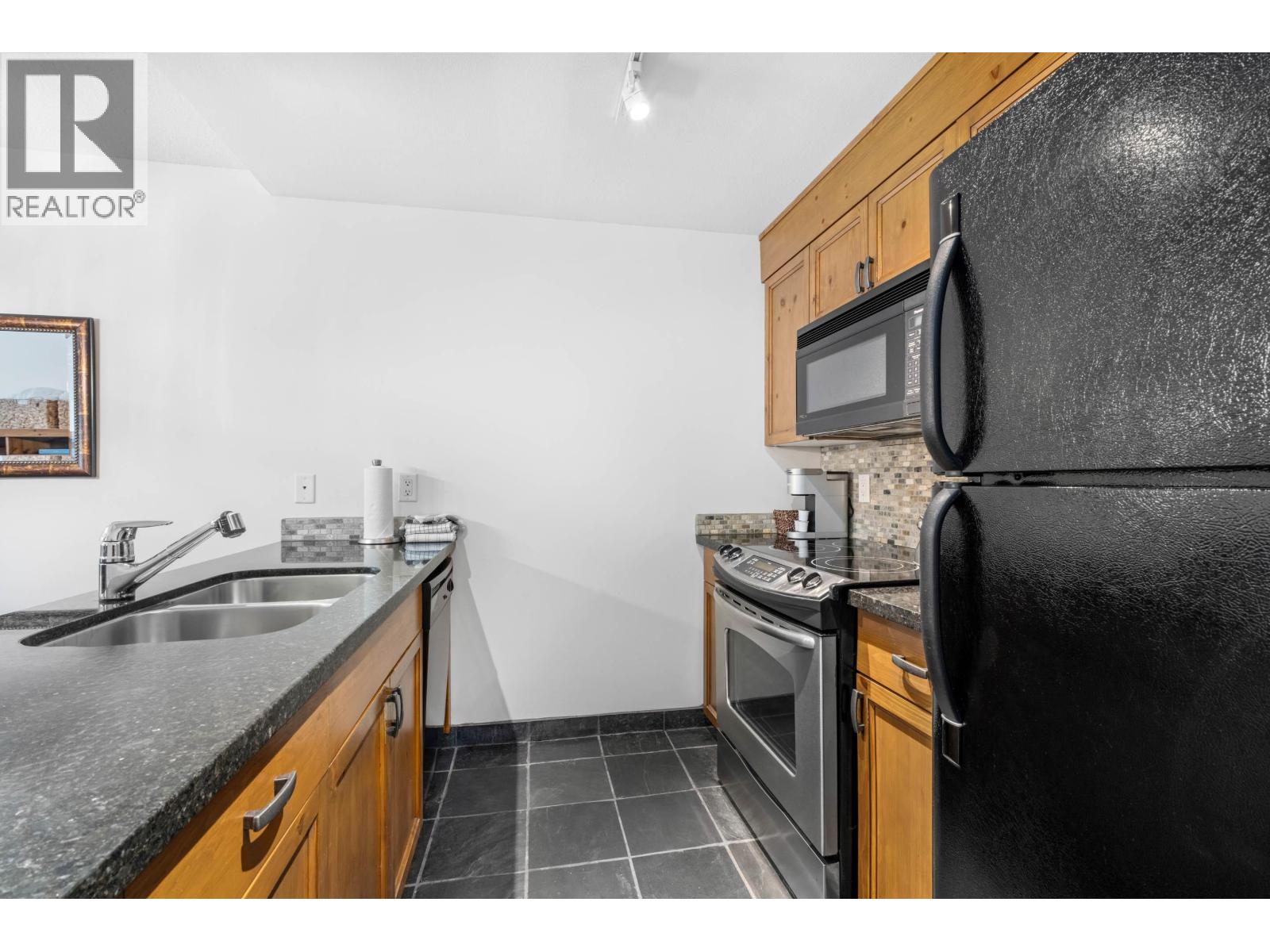 218/219 4573 Chateau Boulevard, Whistler, British Columbia  V0N 1B4 - Photo 9 - R3052519