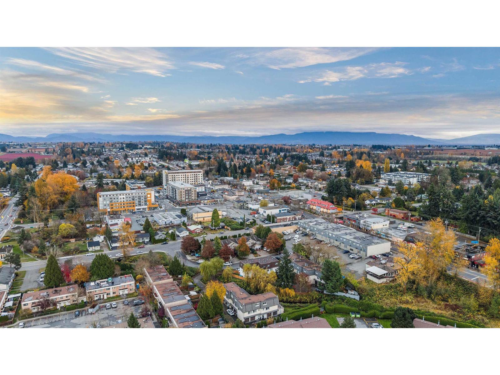 27177 33a Avenue, Langley, British Columbia  V4W 3H5 - Photo 4 - R3073349