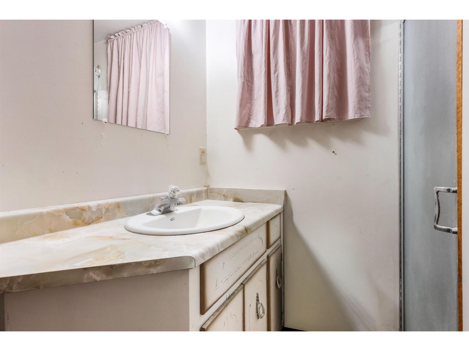 27177 33a Avenue, Langley, British Columbia  V4W 3H5 - Photo 18 - R3073349