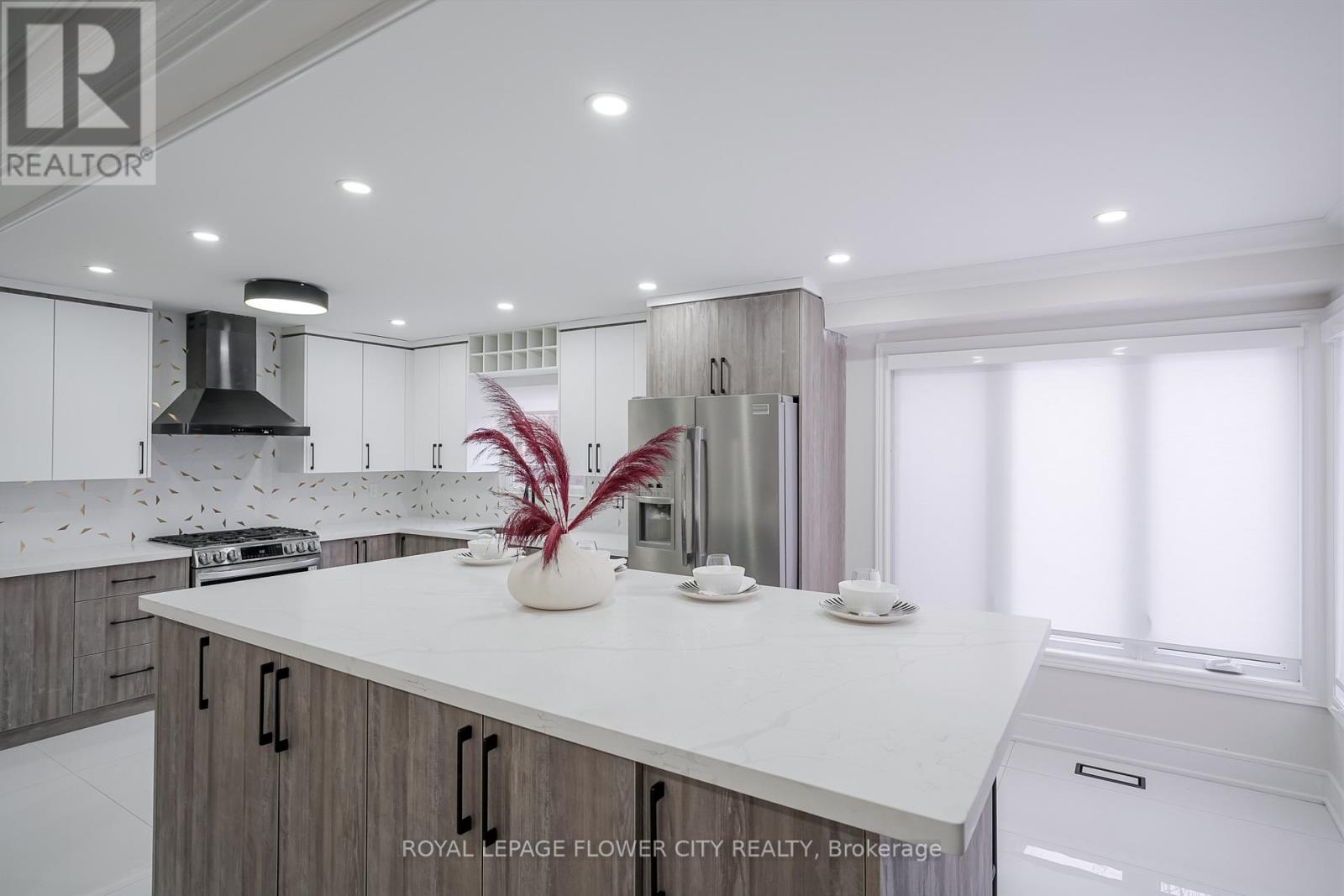 56 Nantucket Crescent, Brampton, Ontario  L6S 3X5 - Photo 14 - W12617294