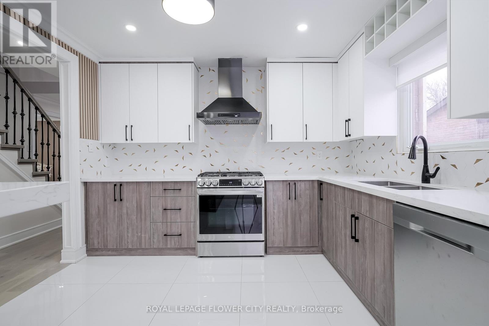 56 Nantucket Crescent, Brampton, Ontario  L6S 3X5 - Photo 8 - W12617294