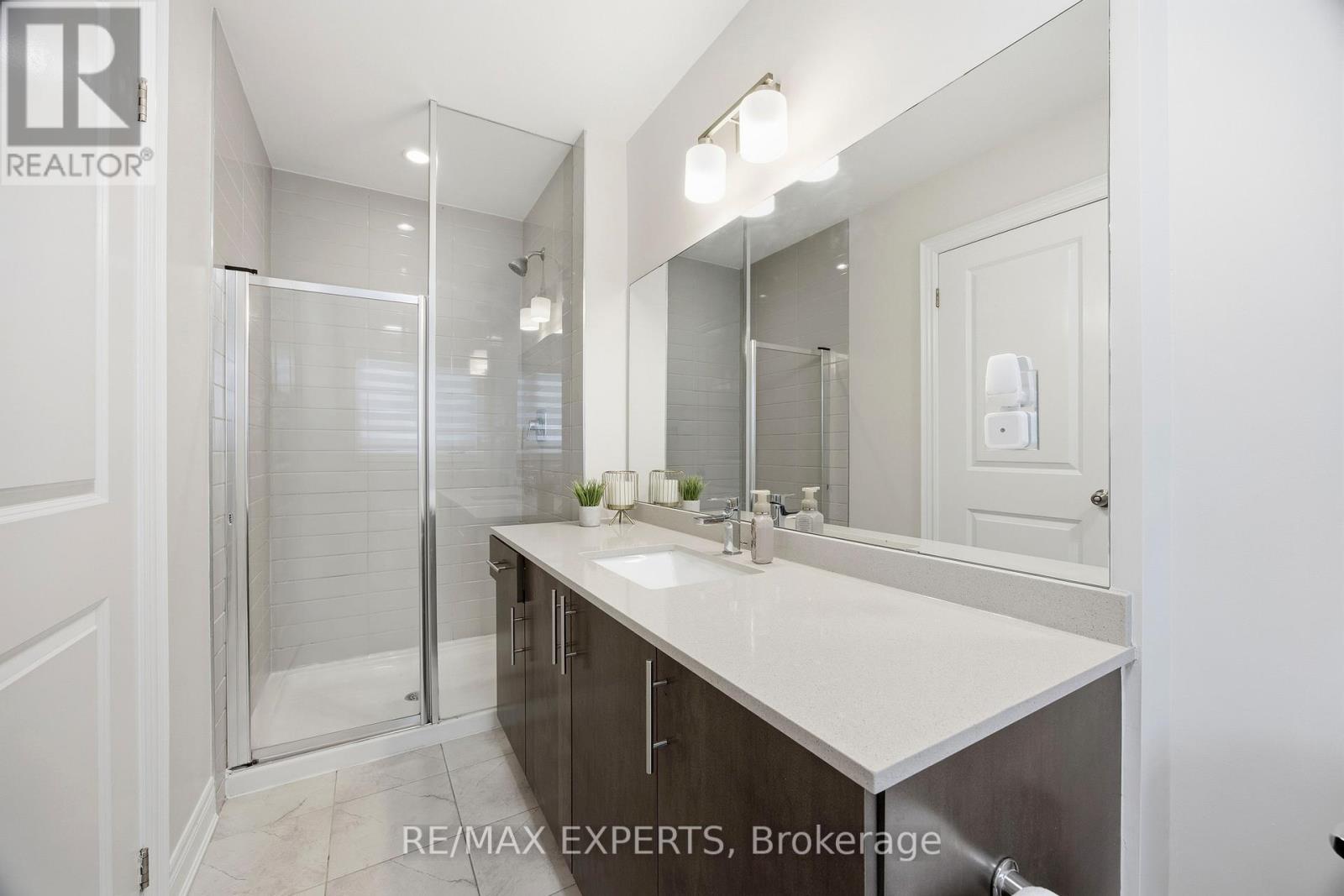 1328 Restivo Lane, Milton, Ontario  L9E 1J9 - Photo 14 - W12617316