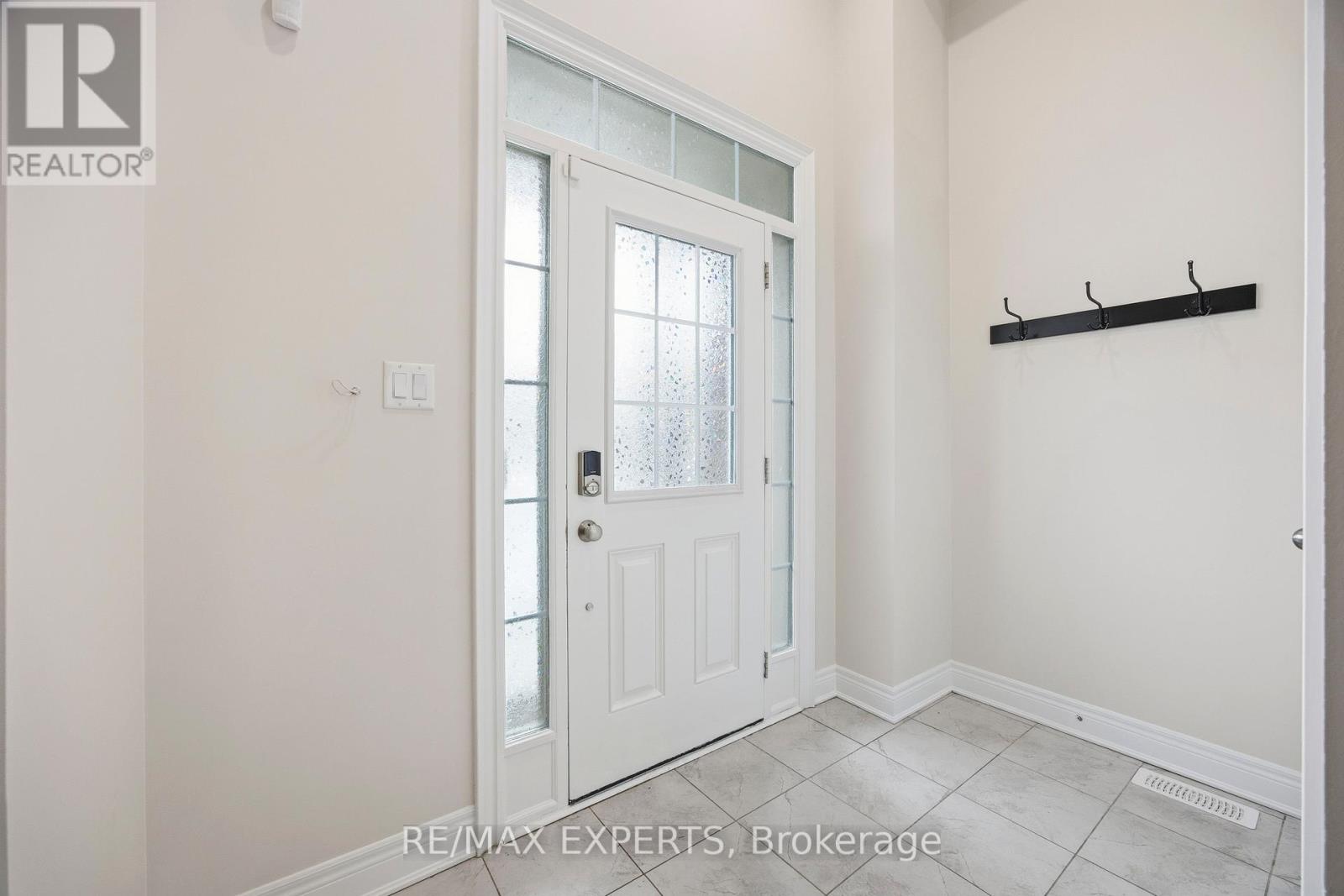 1328 Restivo Lane, Milton, Ontario  L9E 1J9 - Photo 2 - W12617316