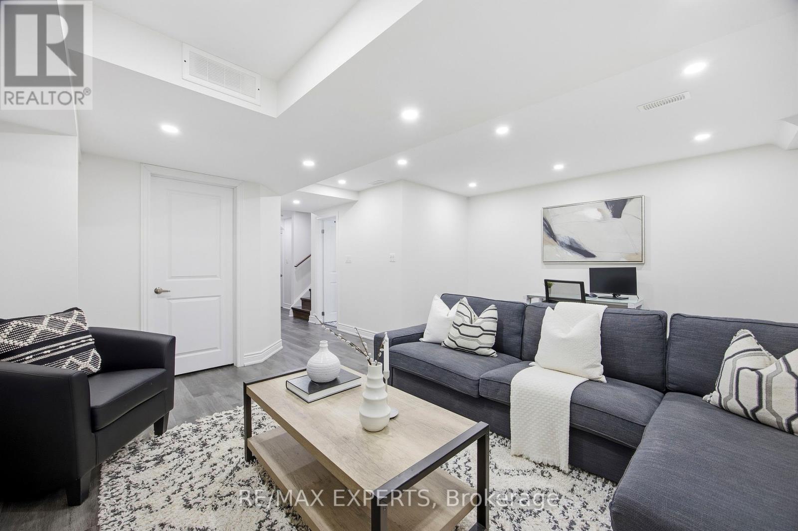 1328 Restivo Lane, Milton, Ontario  L9E 1J9 - Photo 23 - W12617316