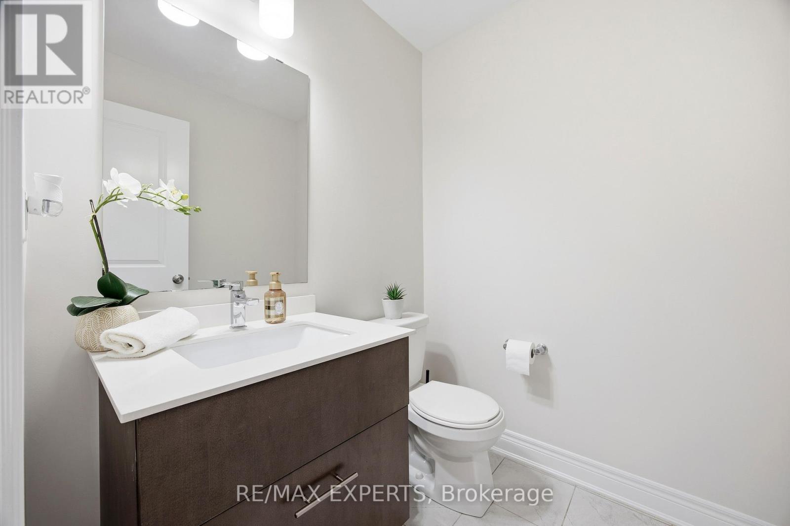 1328 Restivo Lane, Milton, Ontario  L9E 1J9 - Photo 3 - W12617316