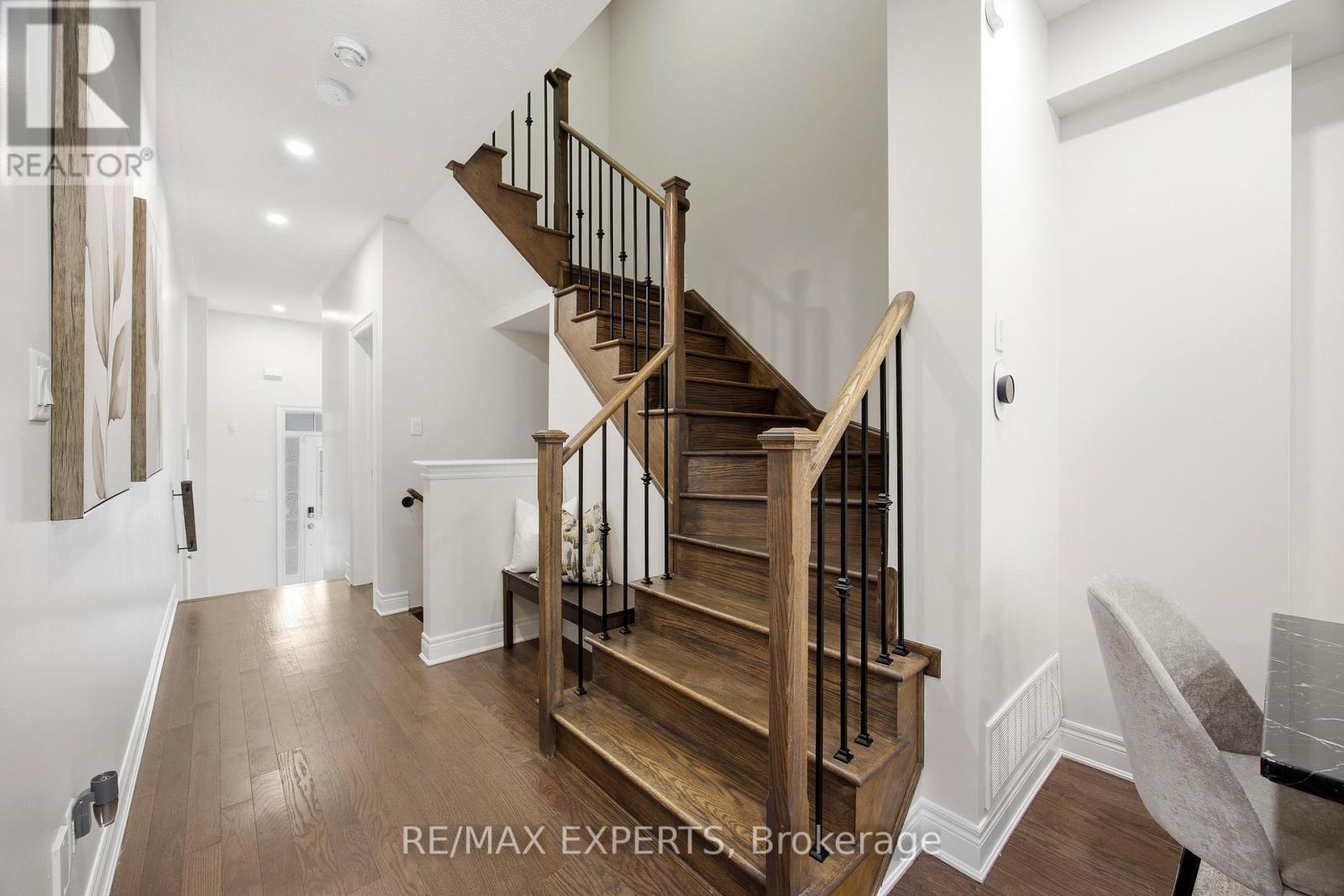 1328 Restivo Lane, Milton, Ontario  L9E 1J9 - Photo 4 - W12617316