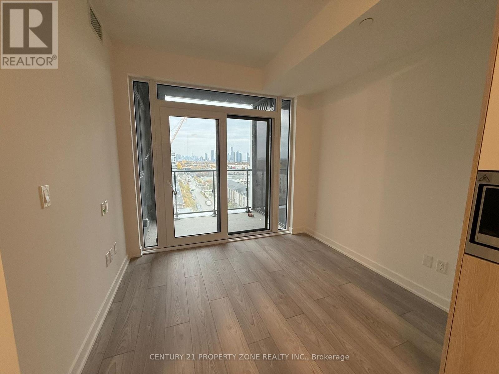 712 - 1007 The Queensway, Toronto, Ontario  M8Z 6C7 - Photo 5 - W12617320