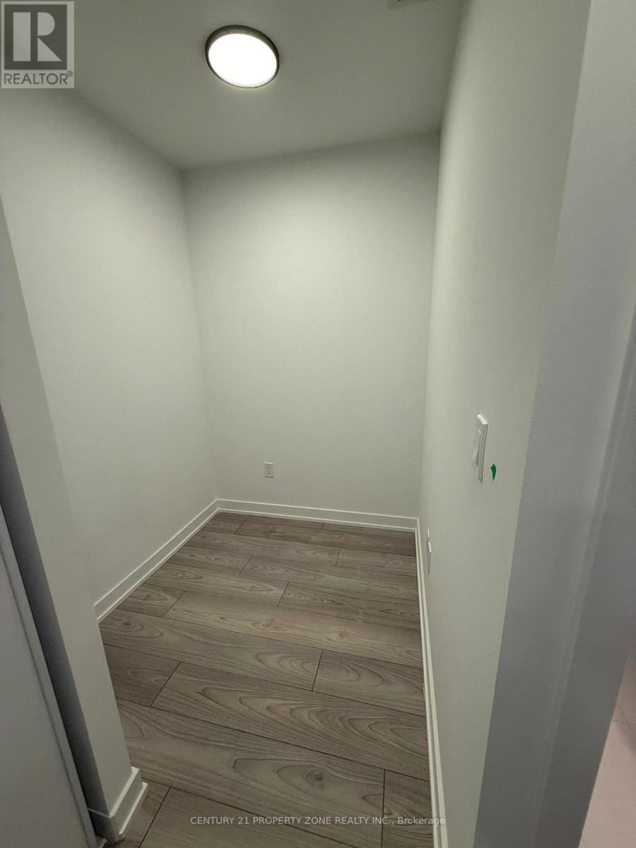 712 - 1007 The Queensway, Toronto, Ontario  M8Z 6C7 - Photo 7 - W12617320