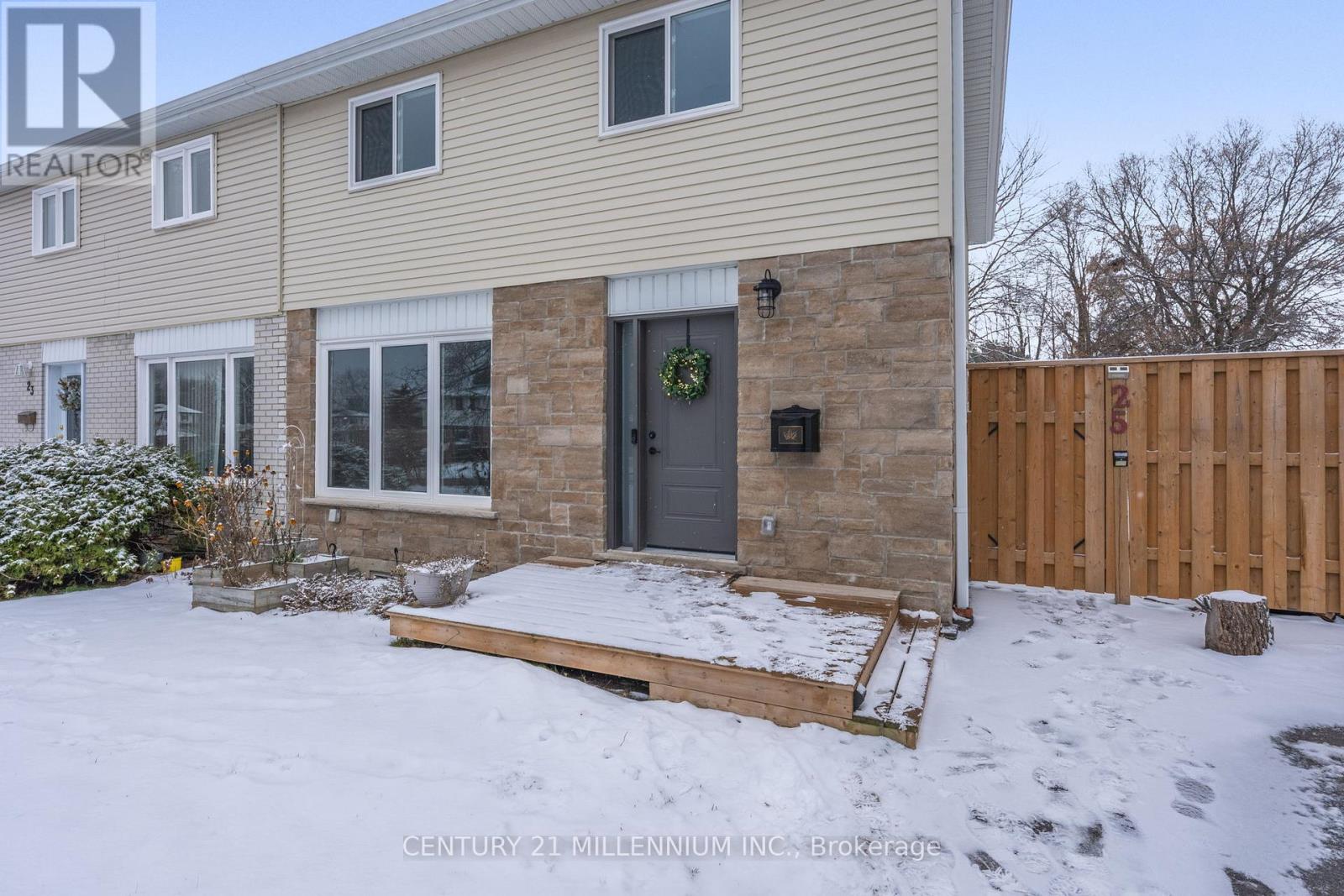 25 Davenport Crescent, Brampton, Ontario  L6T 3L5 - Photo 2 - W12617330