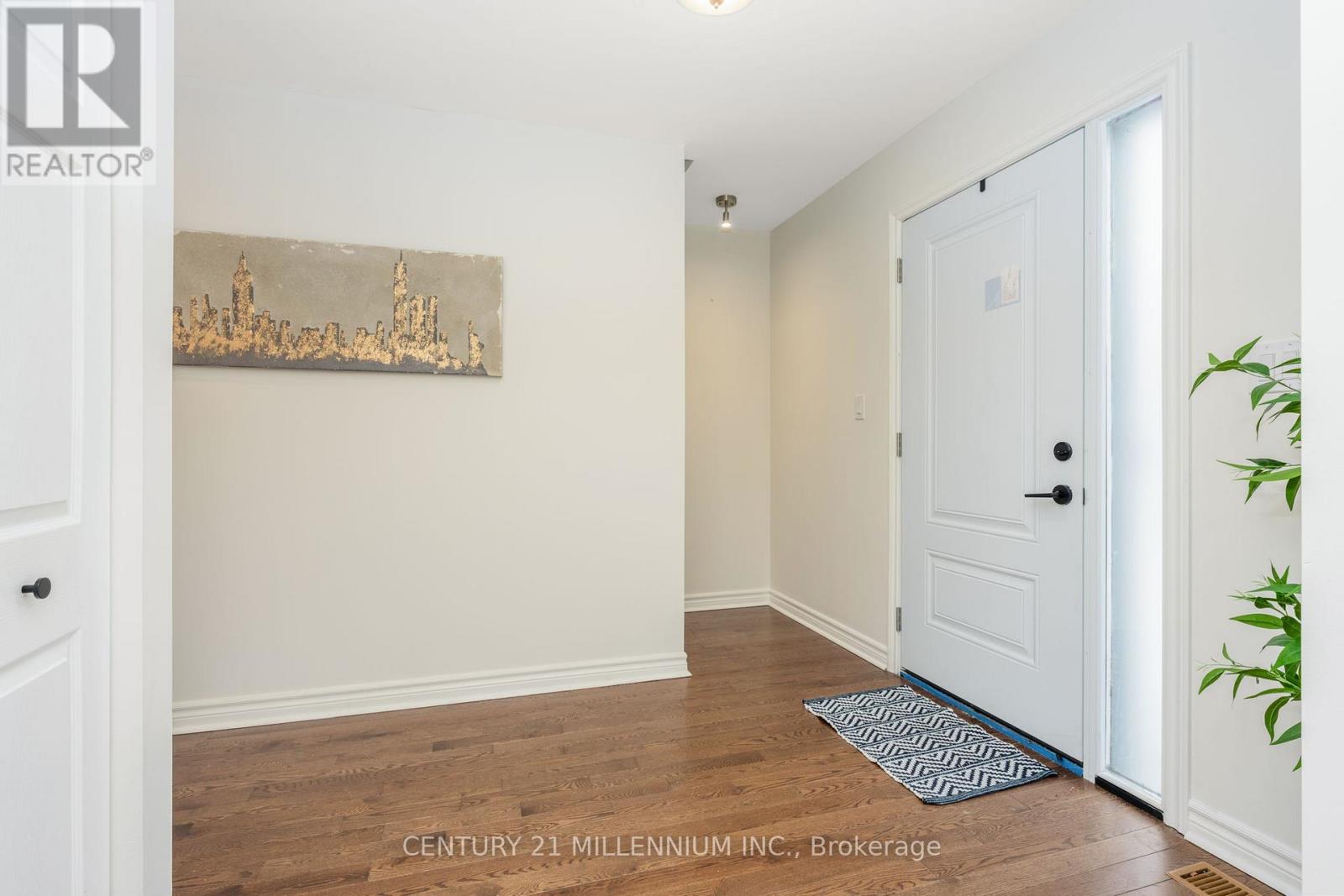 25 Davenport Crescent, Brampton, Ontario  L6T 3L5 - Photo 4 - W12617330