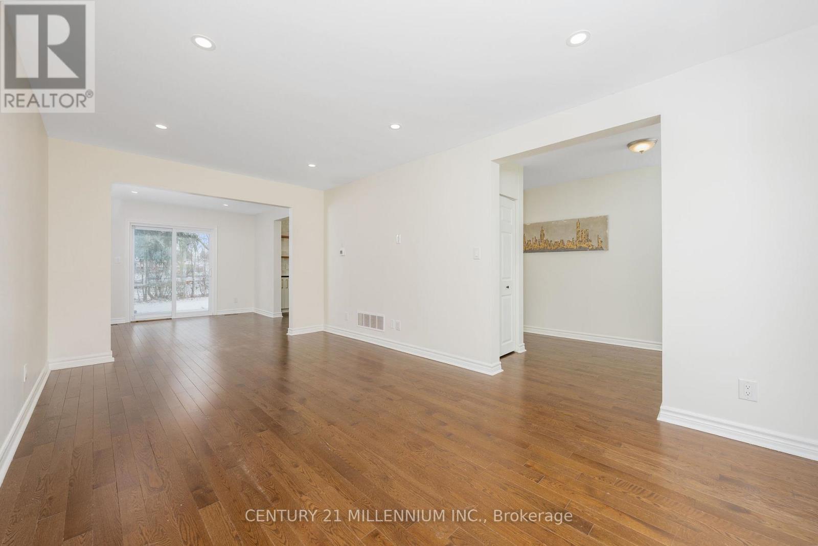 25 Davenport Crescent, Brampton, Ontario  L6T 3L5 - Photo 7 - W12617330