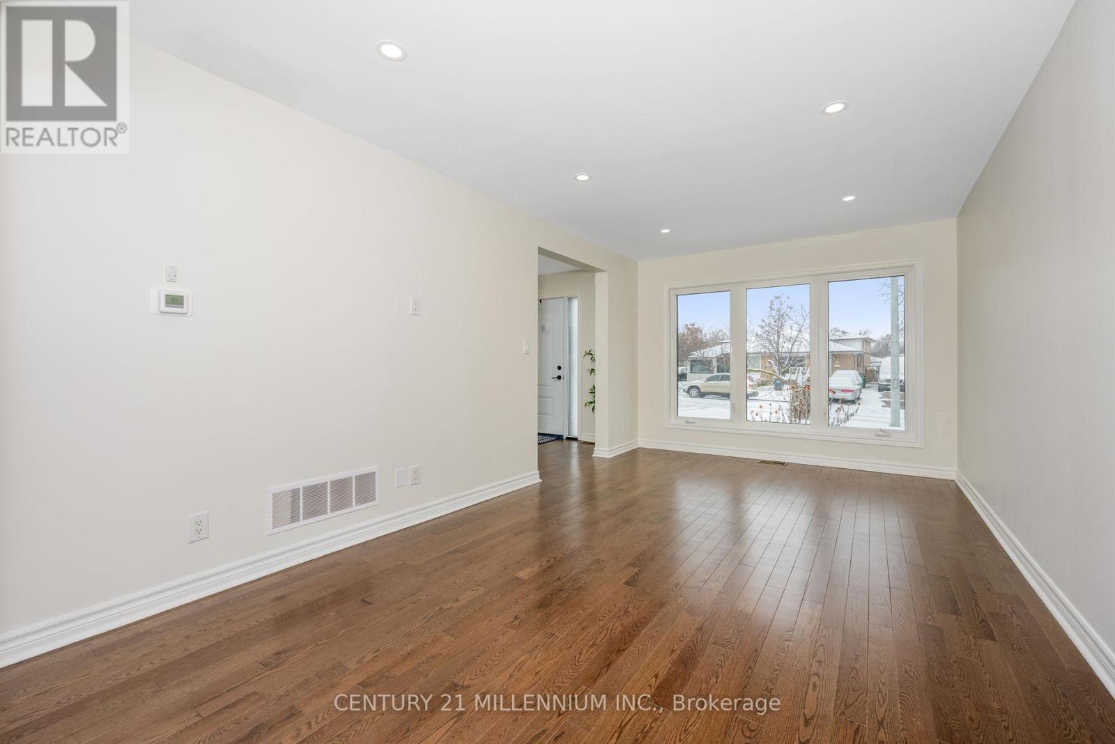 25 Davenport Crescent, Brampton, Ontario  L6T 3L5 - Photo 9 - W12617330