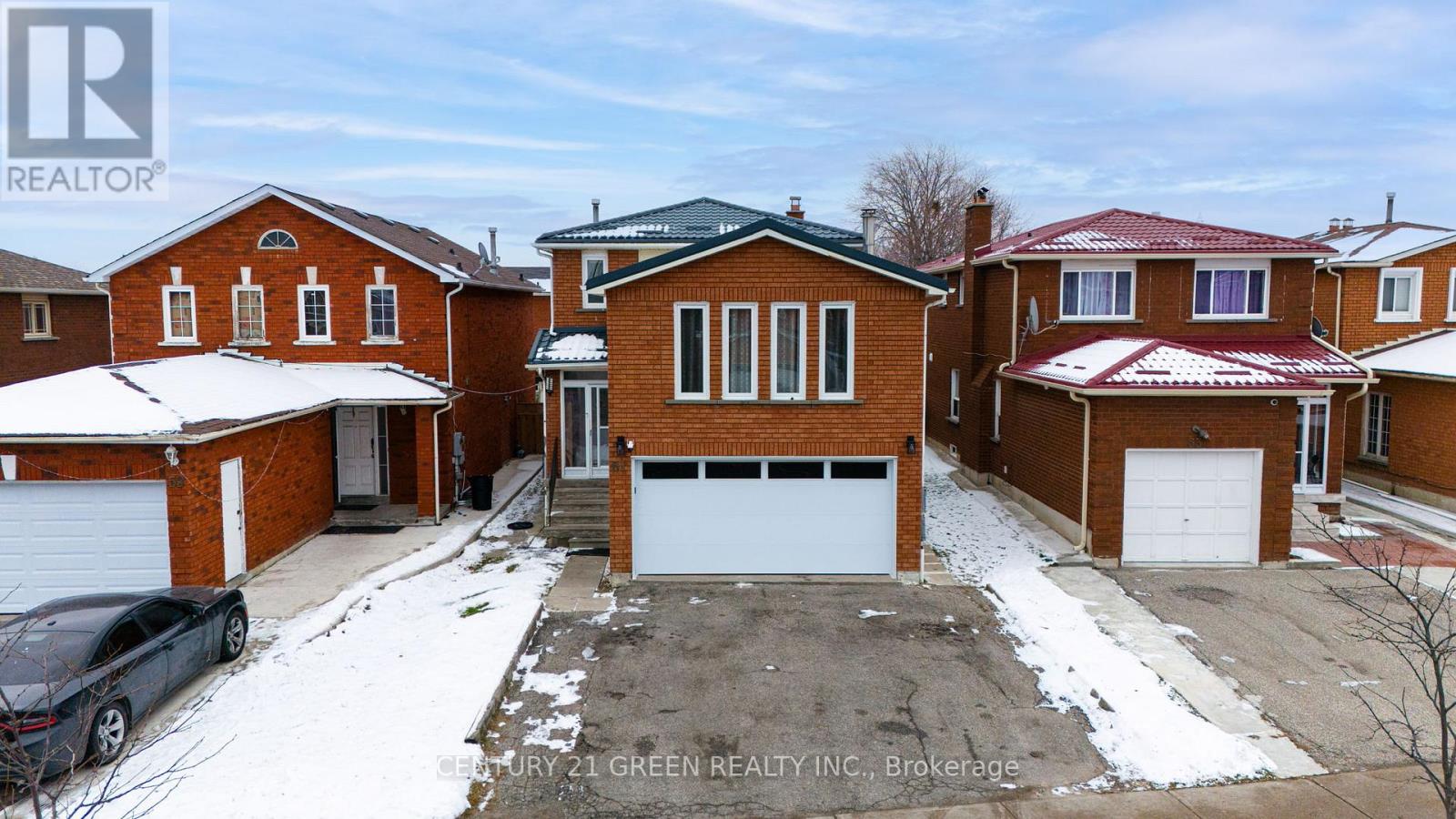 61 Kingknoll Drive, Brampton, Ontario  L6Y 3G6 - Photo 2 - W12617332