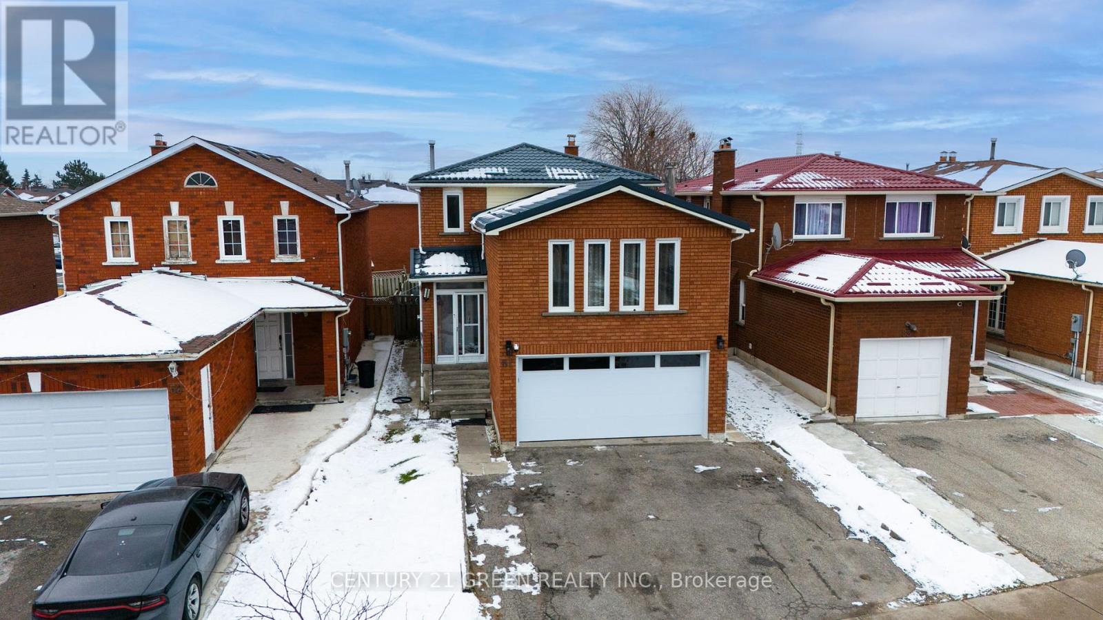 61 Kingknoll Drive, Brampton, Ontario  L6Y 3G6 - Photo 3 - W12617332