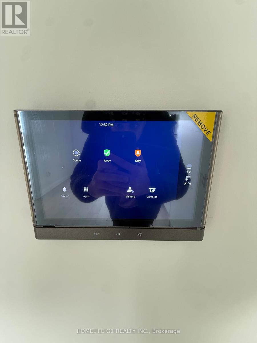 412 Silver Maple Road, Oakville, Ontario  L6H 7X8 - Photo 3 - W12617338