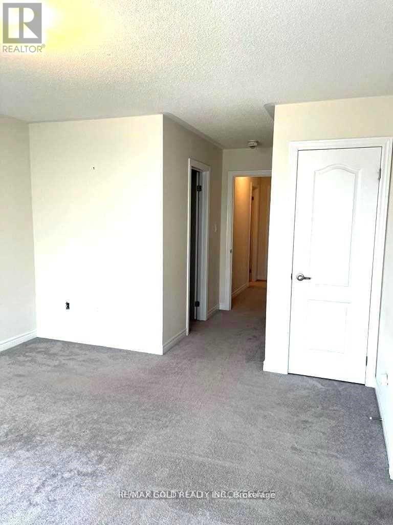 90 Lanark Circle, Brampton, Ontario  L6X 5L4 - Photo 9 - W12617340