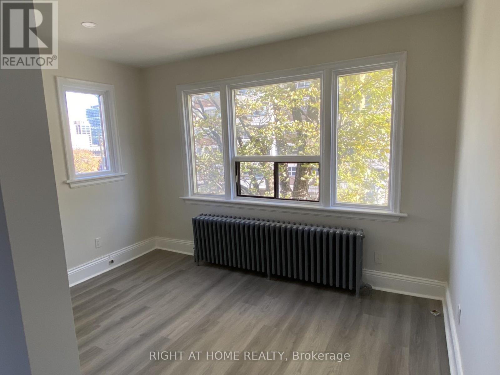 6 - 164 Park Street S, Hamilton, Ontario  L8P 3E8 - Photo 4 - X12617324