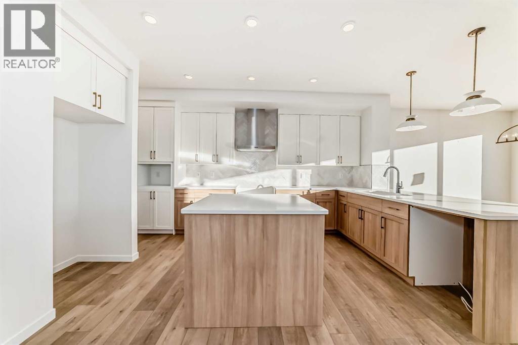 168 Southborough Common, Cochrane, Alberta  T4C 3J5 - Photo 4 - A2273060