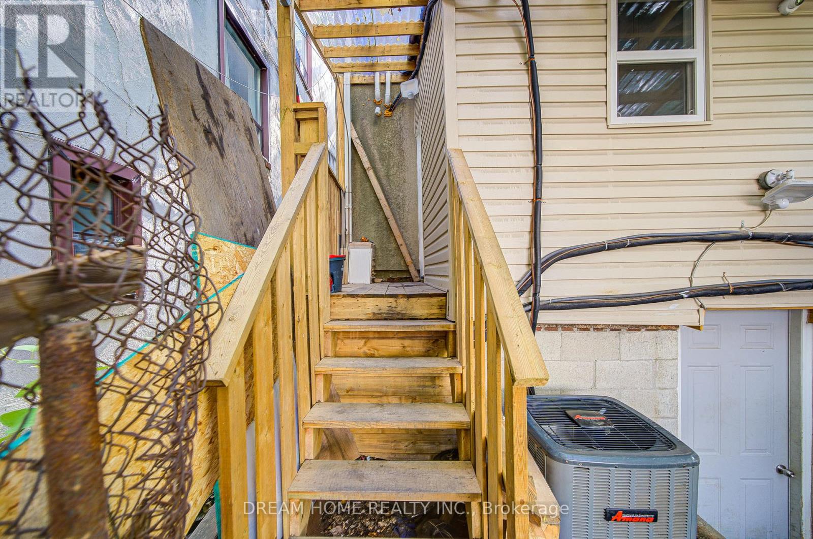 1015 Weston Road, Toronto, Ontario M6N 3R9 - Photo 24 - W12430758