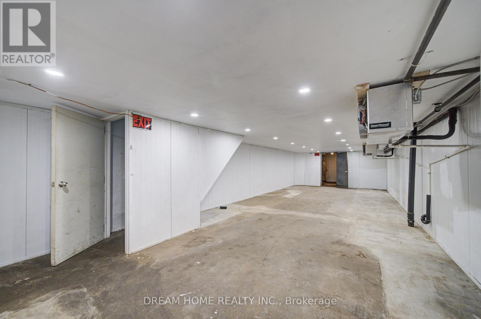 1015 Weston Road, Toronto, Ontario M6N 3R9 - Photo 22 - W12430758