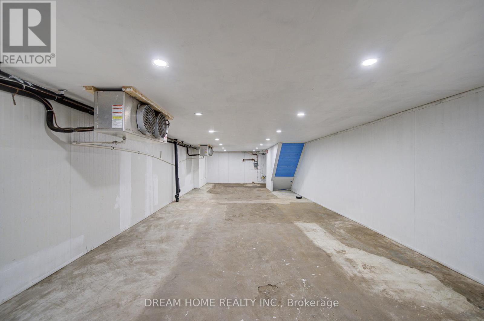 1015 Weston Road, Toronto, Ontario M6N 3R9 - Photo 21 - W12430758