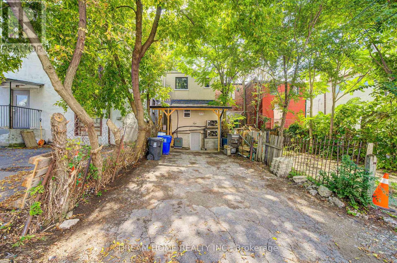 1015 Weston Road, Toronto, Ontario M6N 3R9 - Photo 23 - W12430758