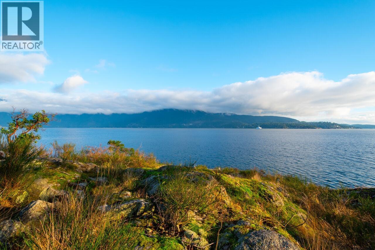 230 Moonwinks Drive, Bowen Island, British Columbia  V0N 1G1 - Photo 10 - R3073370