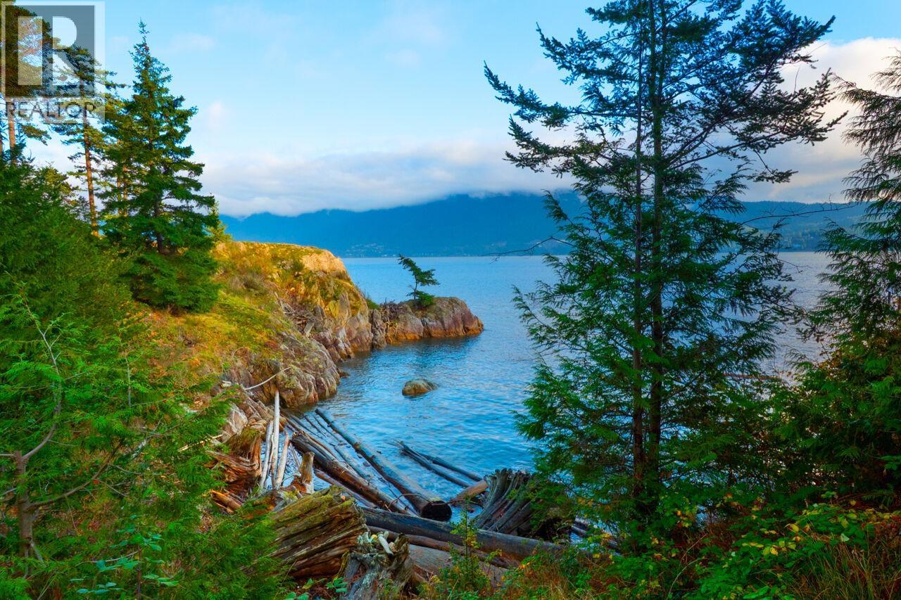 230 Moonwinks Drive, Bowen Island, British Columbia  V0N 1G1 - Photo 8 - R3073370