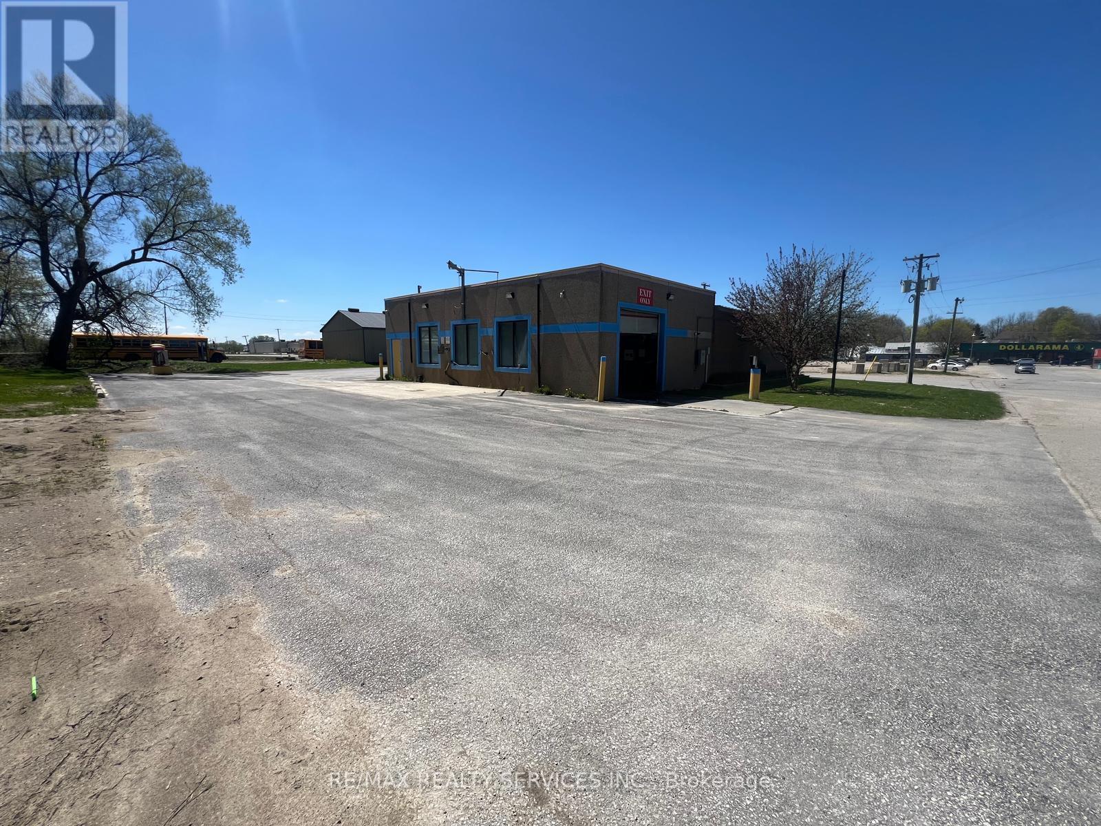 99 David Street, North Huron, Ontario  N0G 2W0 - Photo 2 - X12615844