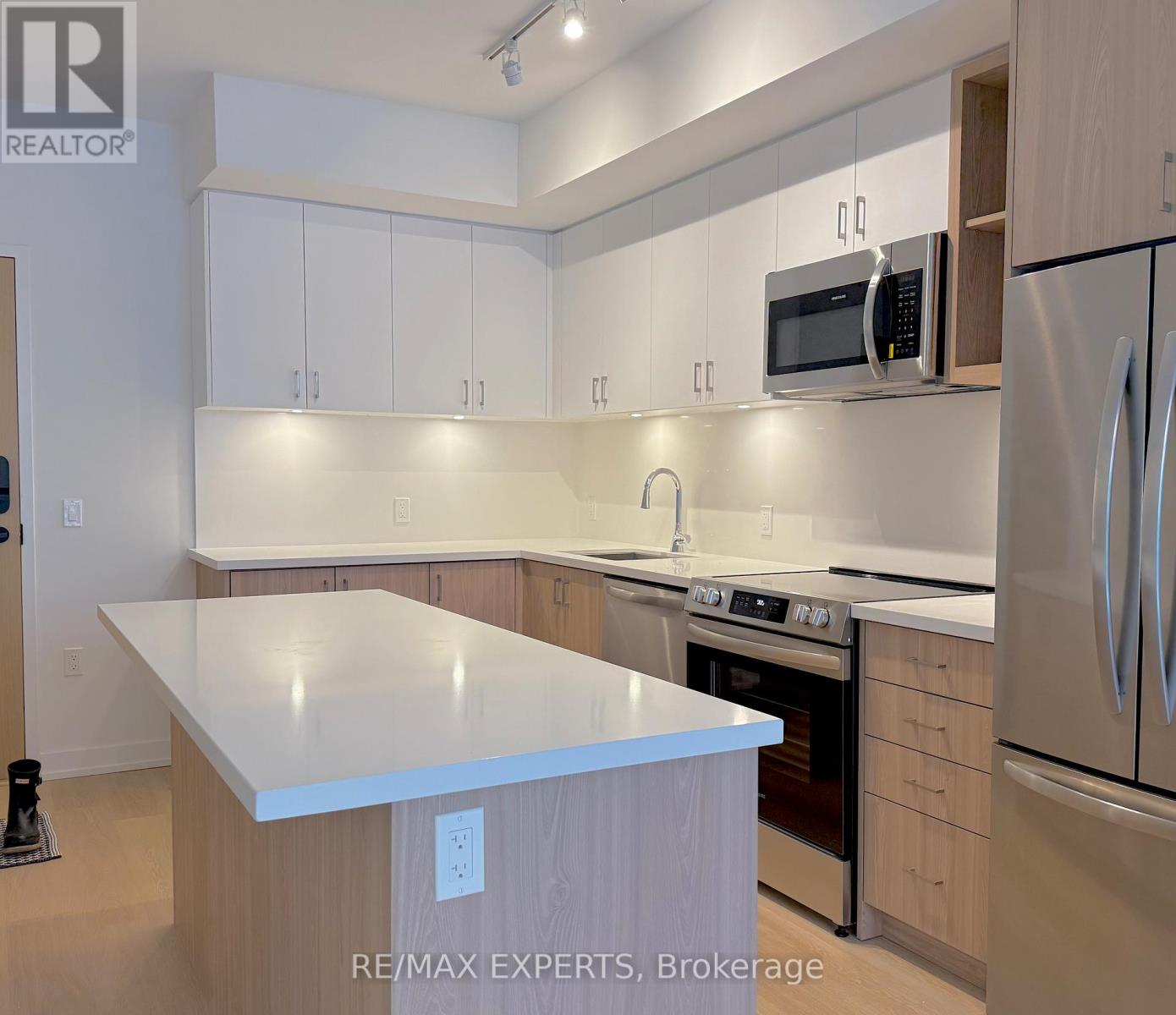 256 - 333 Sunseeker Avenue, Innisfil, Ontario  L9S 1N2 - Photo 5 - N12569266