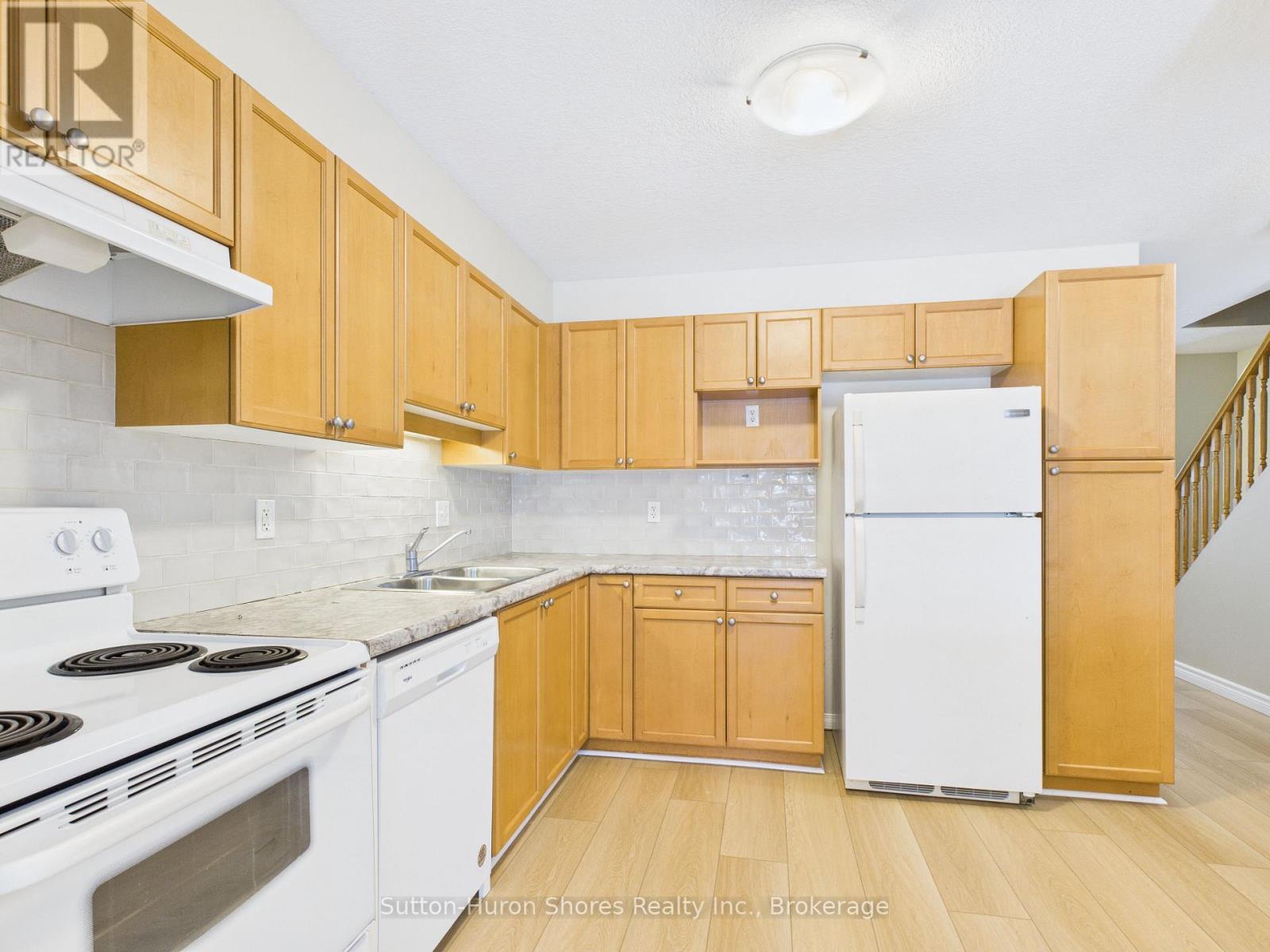 2 - 409 Joseph Street, Saugeen Shores, Ontario N0H 2C2 - Photo 3 - X12611308