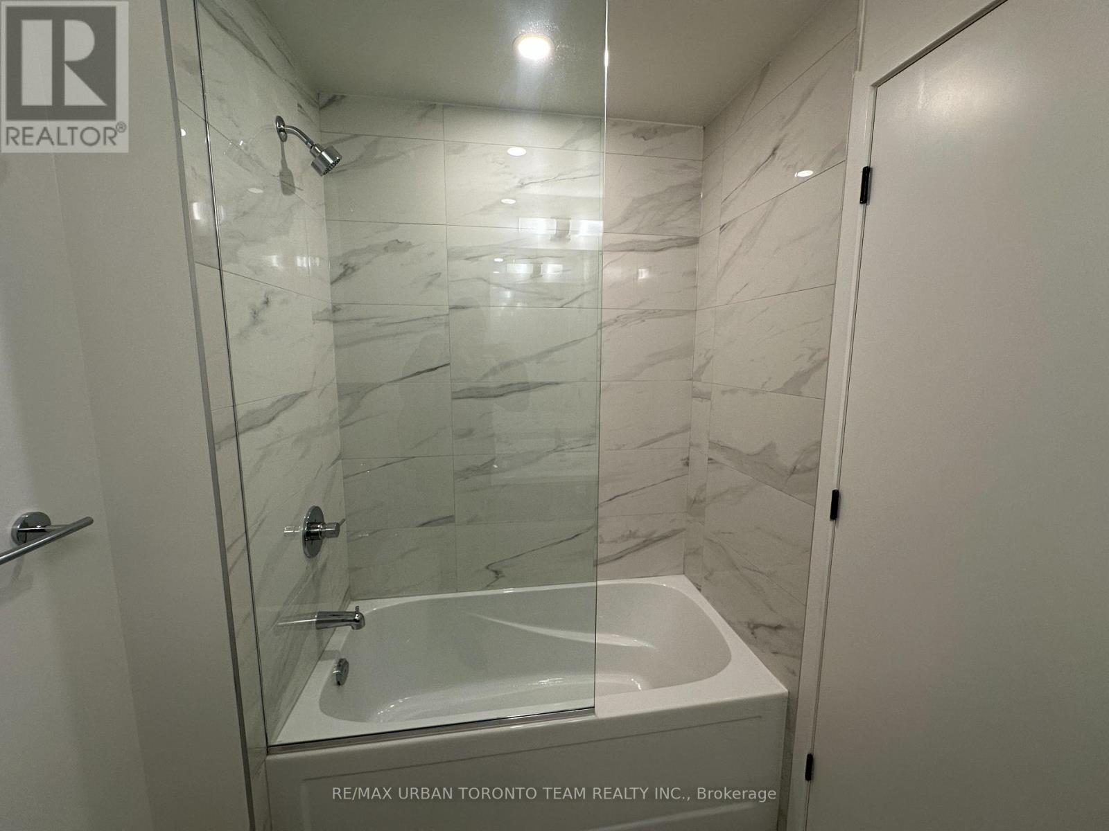 4105 - 8 Interchange Way, Vaughan, Ontario  L4K 5Z7 - Photo 16 - N12617346