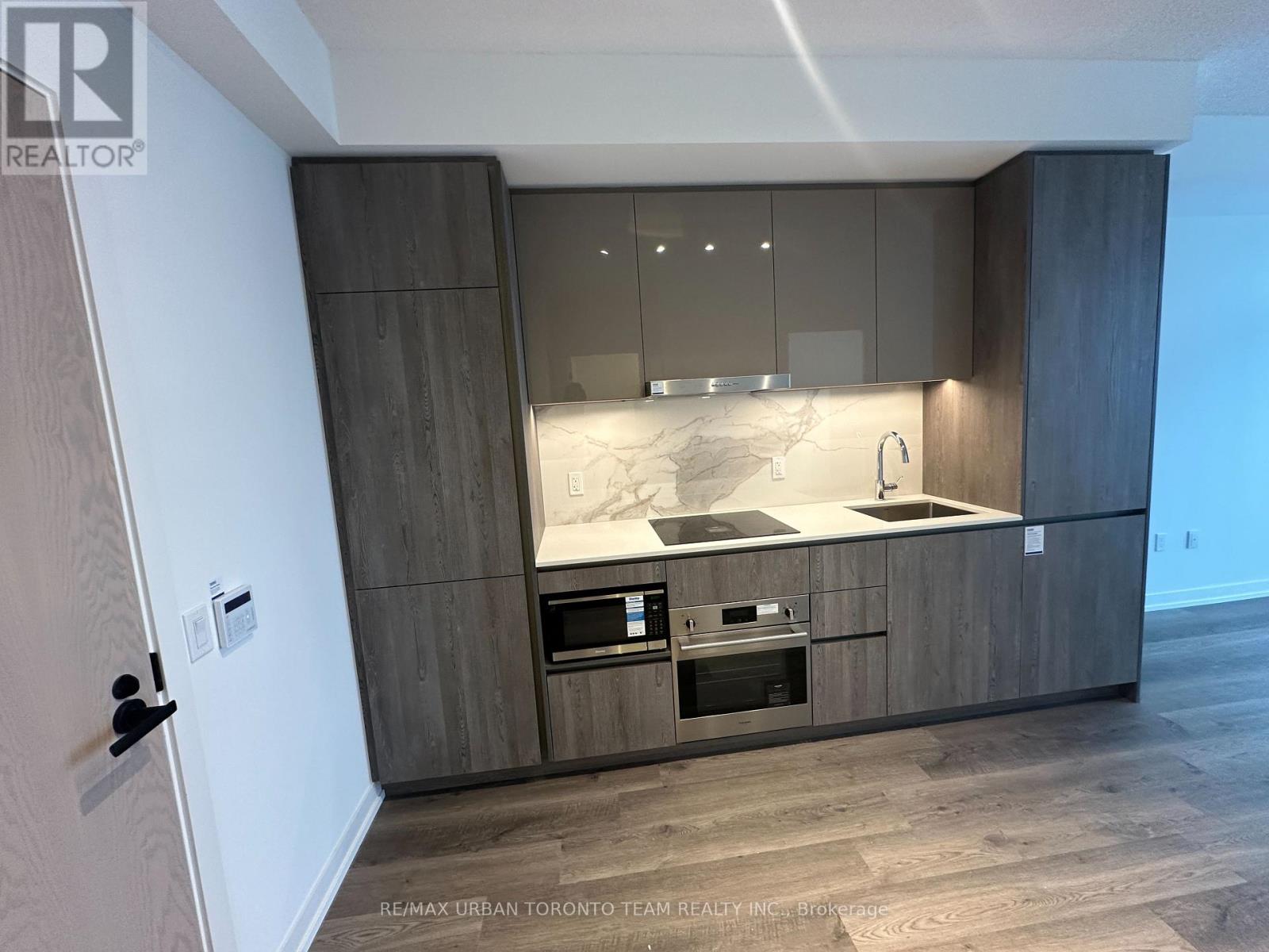 4105 - 8 Interchange Way, Vaughan, Ontario  L4K 5Z7 - Photo 9 - N12617346