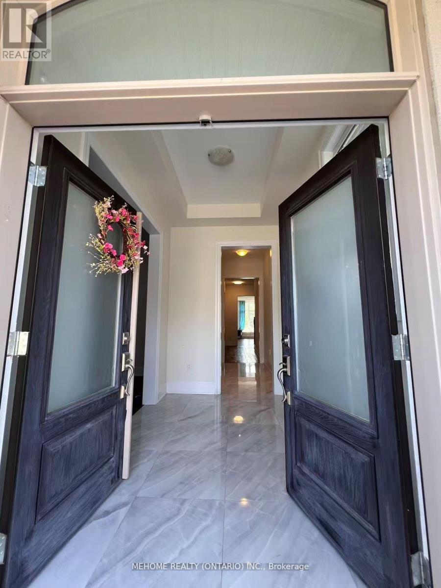 51 Bridgepointe Court, Aurora, Ontario  L4G 3H8 - Photo 15 - N12617356