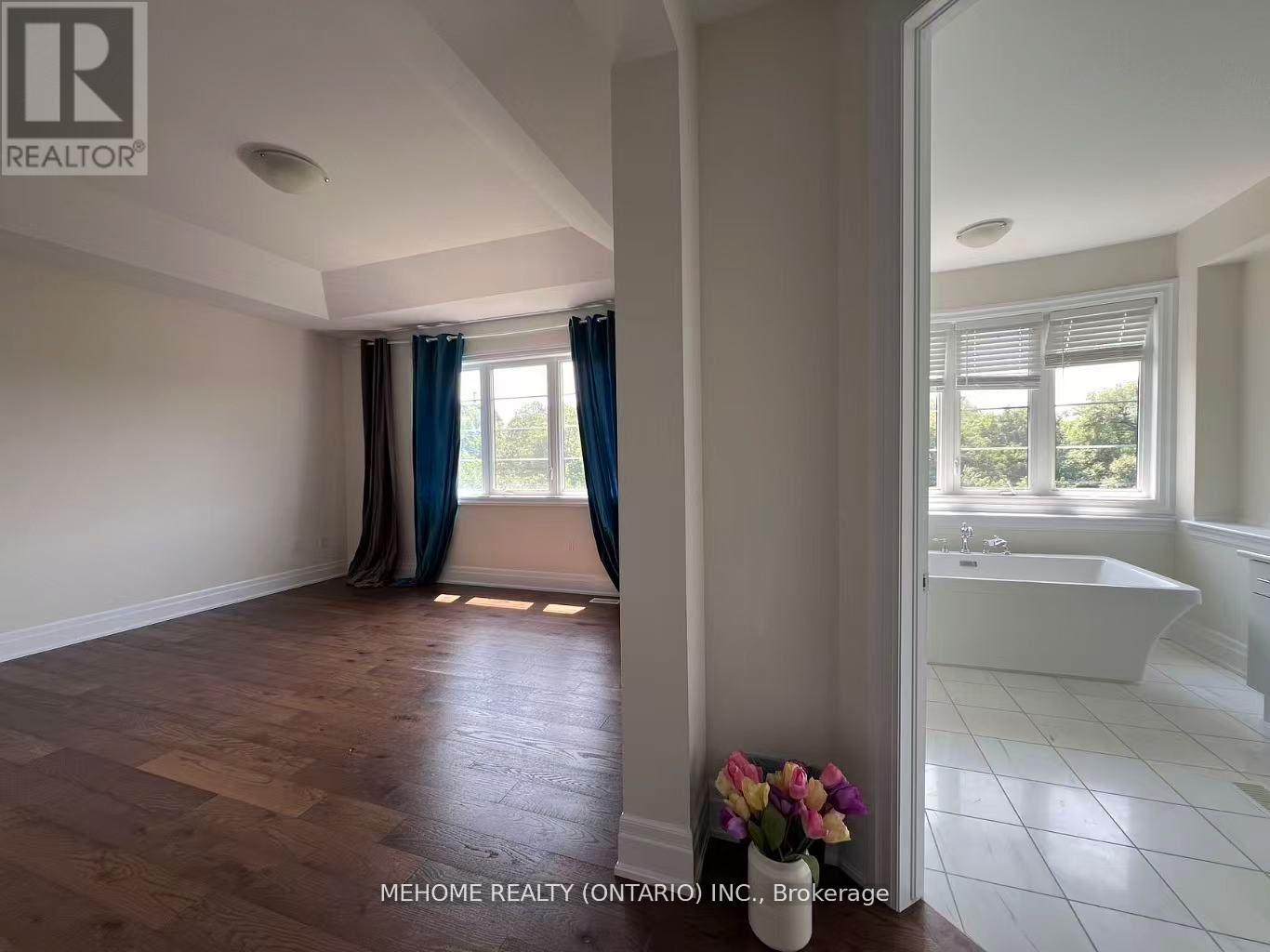 51 Bridgepointe Court, Aurora, Ontario  L4G 3H8 - Photo 18 - N12617356