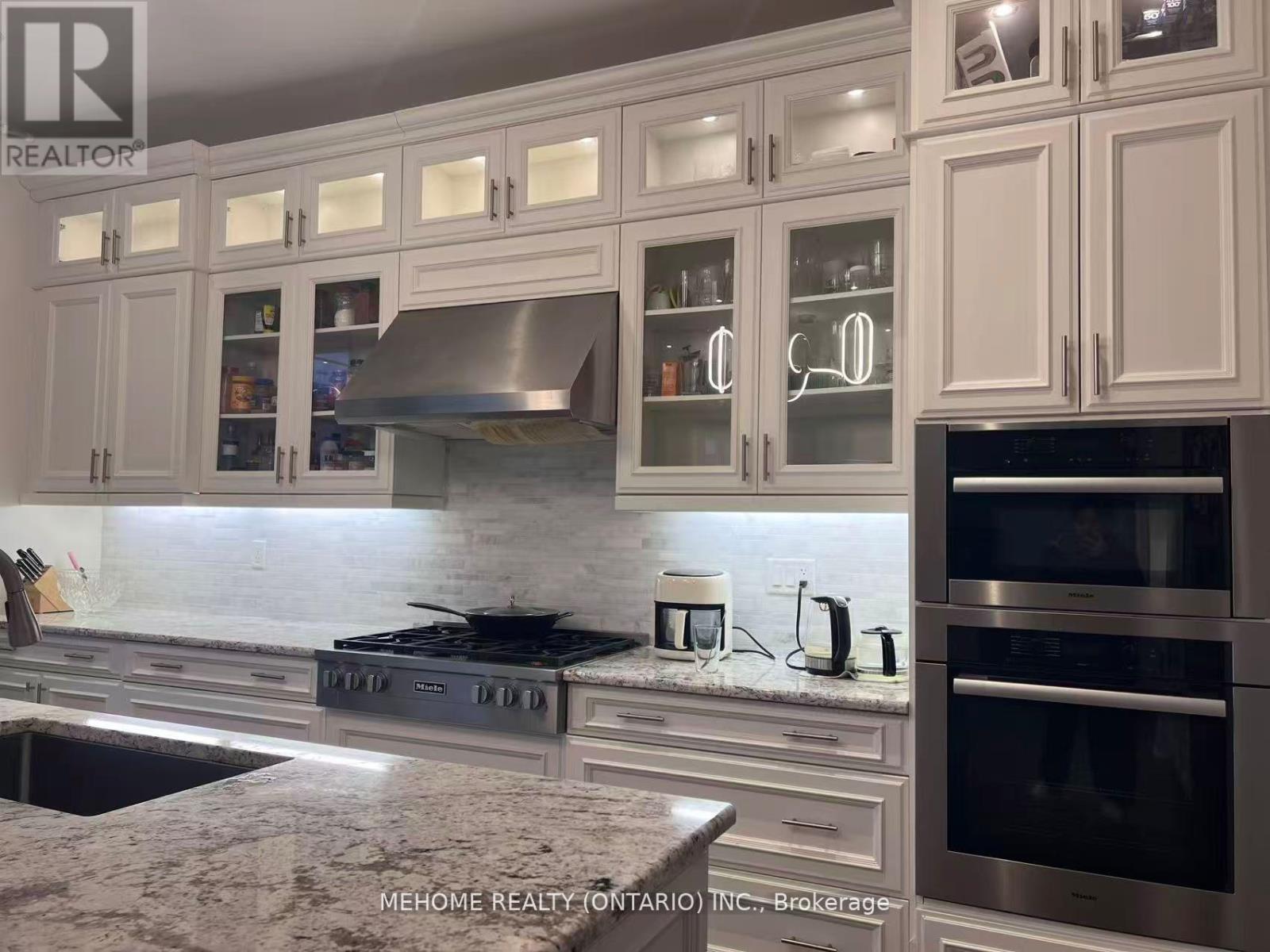 51 Bridgepointe Court, Aurora, Ontario  L4G 3H8 - Photo 22 - N12617356