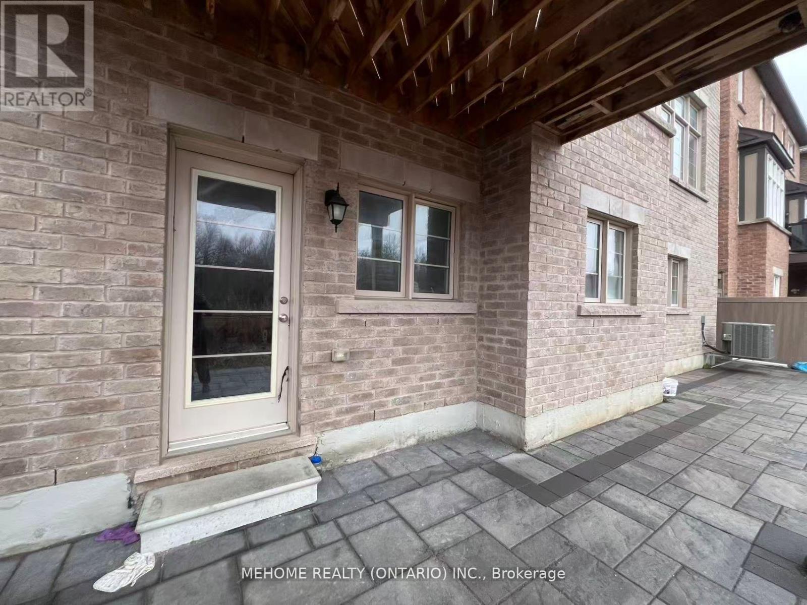 51 Bridgepointe Court, Aurora, Ontario  L4G 3H8 - Photo 27 - N12617356