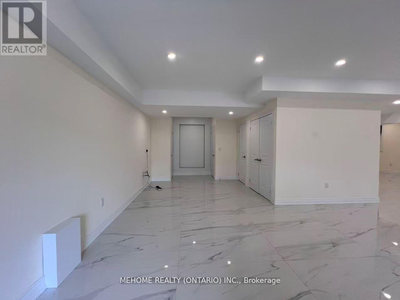 51 Bridgepointe Court, Aurora, Ontario  L4G 3H8 - Photo 8 - N12617356