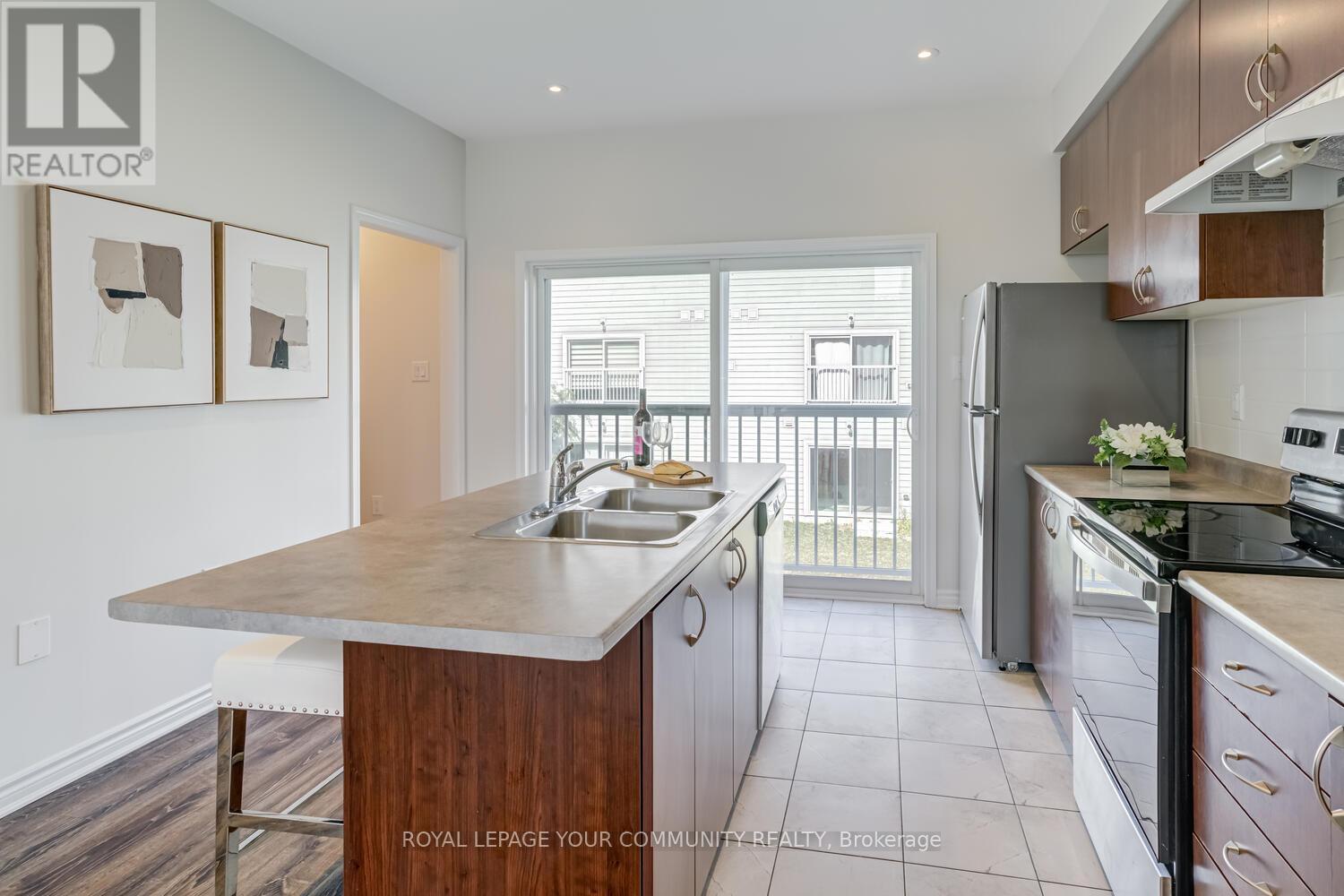 25 Shelburne Avenue, Wasaga Beach, Ontario  L9Z 2X2 - Photo 10 - S12617350