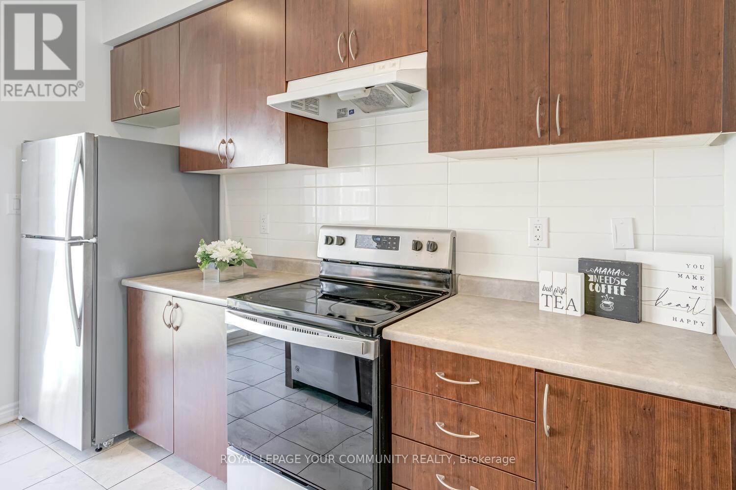 25 Shelburne Avenue, Wasaga Beach, Ontario  L9Z 2X2 - Photo 12 - S12617350