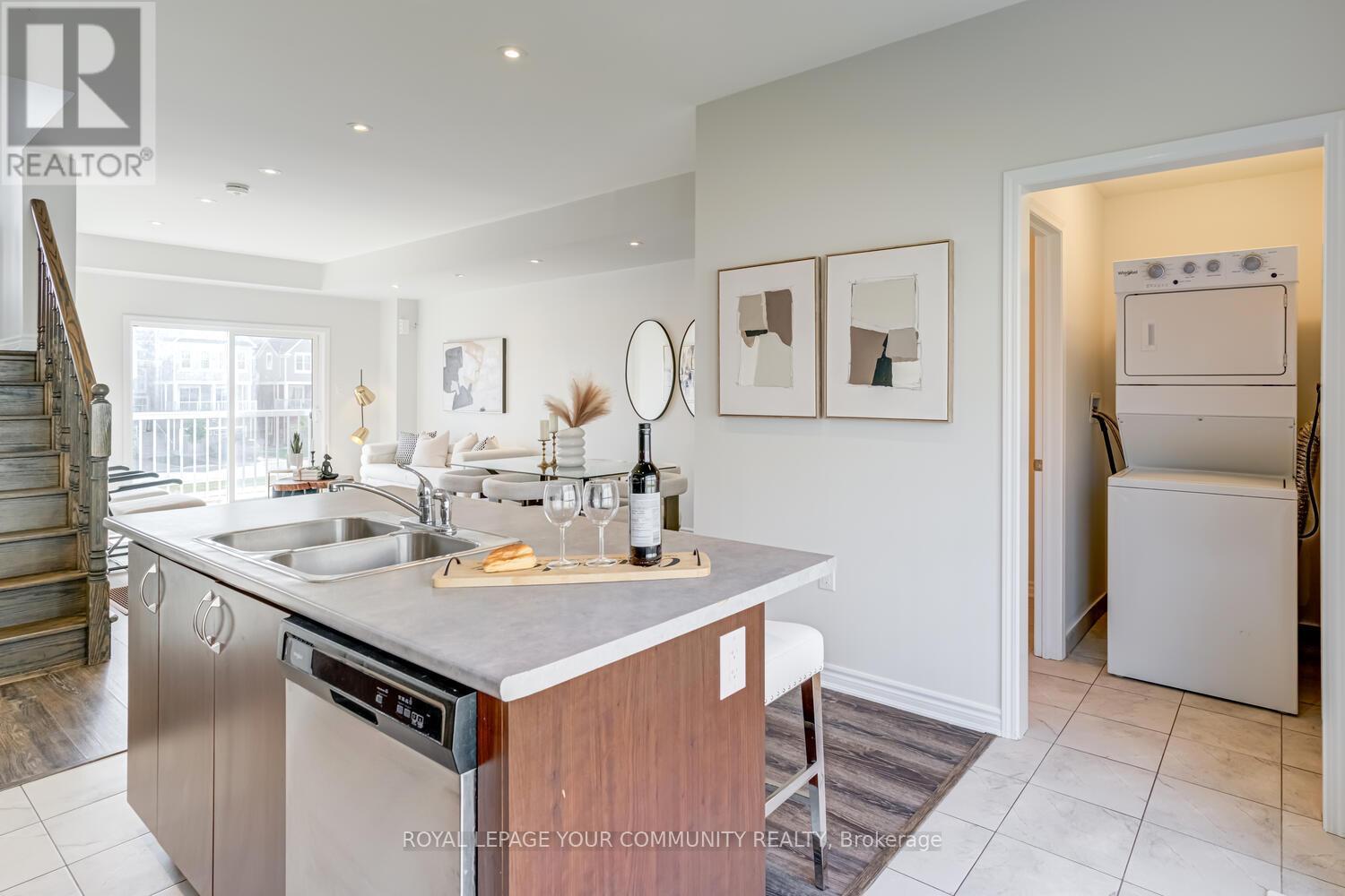 25 Shelburne Avenue, Wasaga Beach, Ontario  L9Z 2X2 - Photo 13 - S12617350