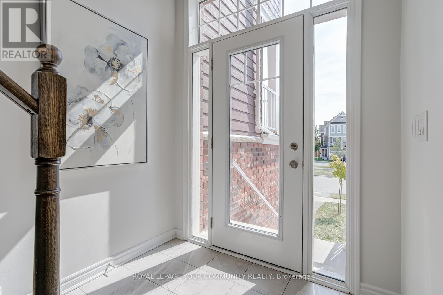 25 Shelburne Avenue, Wasaga Beach, Ontario  L9Z 2X2 - Photo 3 - S12617350