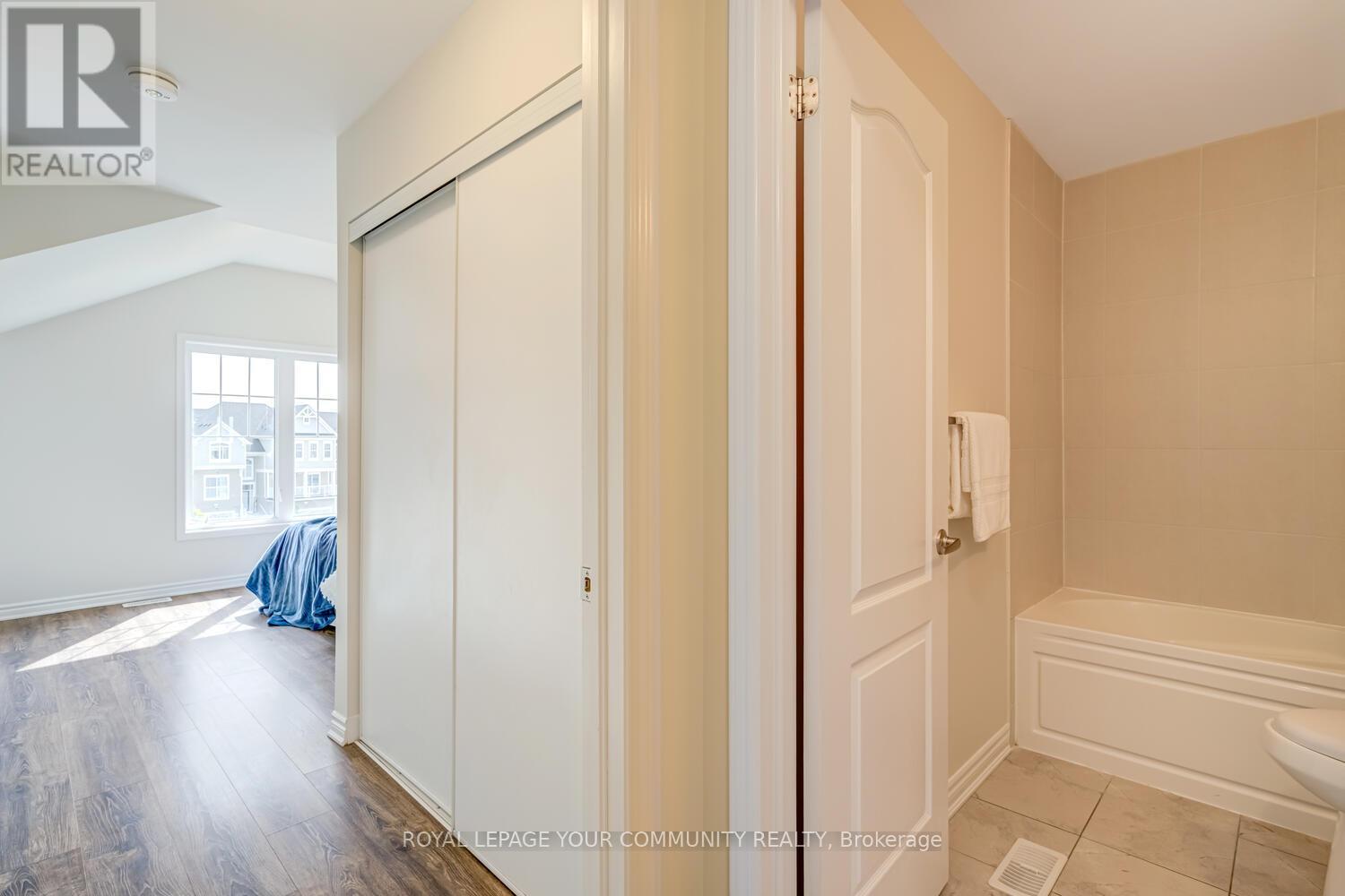 25 Shelburne Avenue, Wasaga Beach, Ontario  L9Z 2X2 - Photo 36 - S12617350