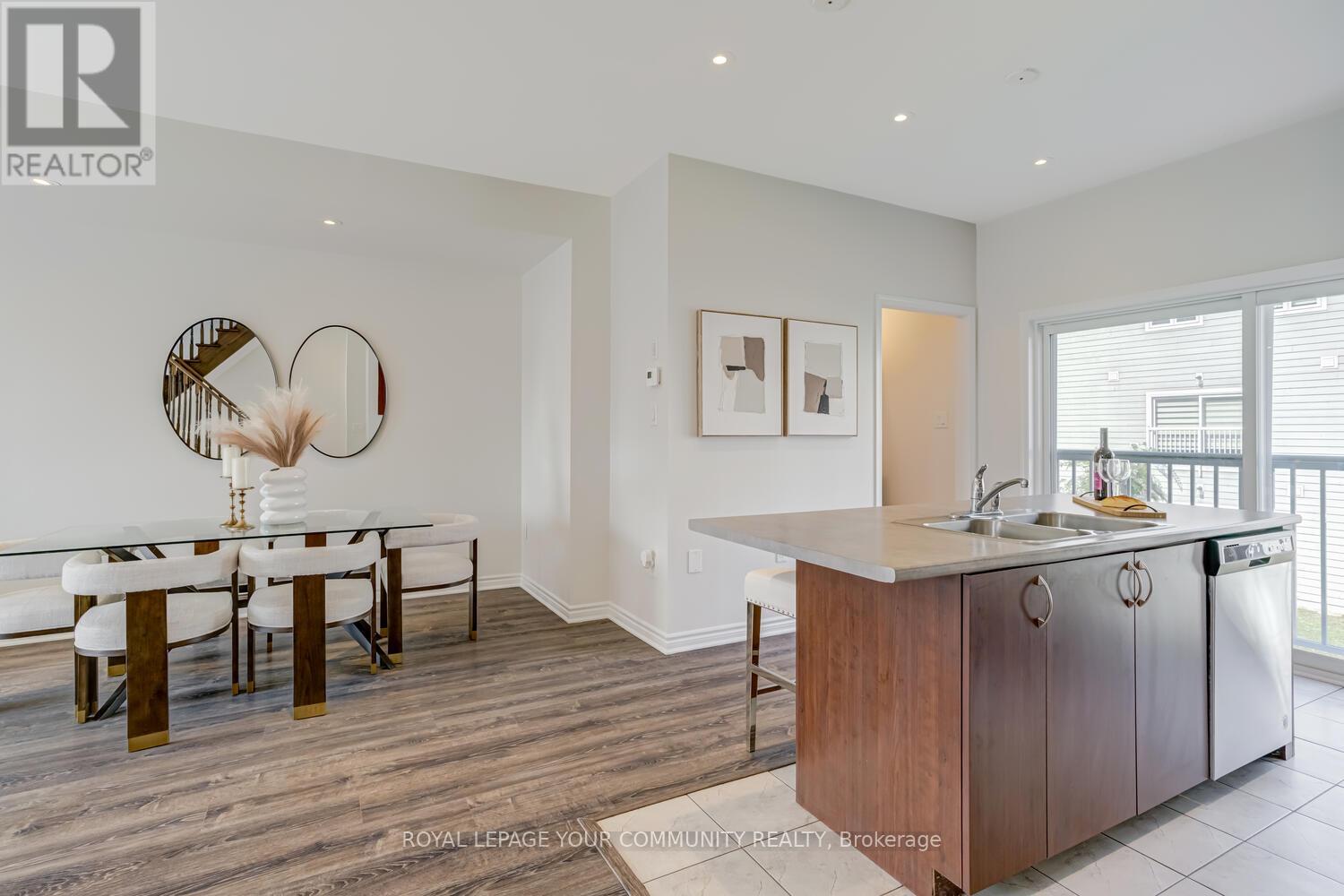 25 Shelburne Avenue, Wasaga Beach, Ontario  L9Z 2X2 - Photo 4 - S12617350