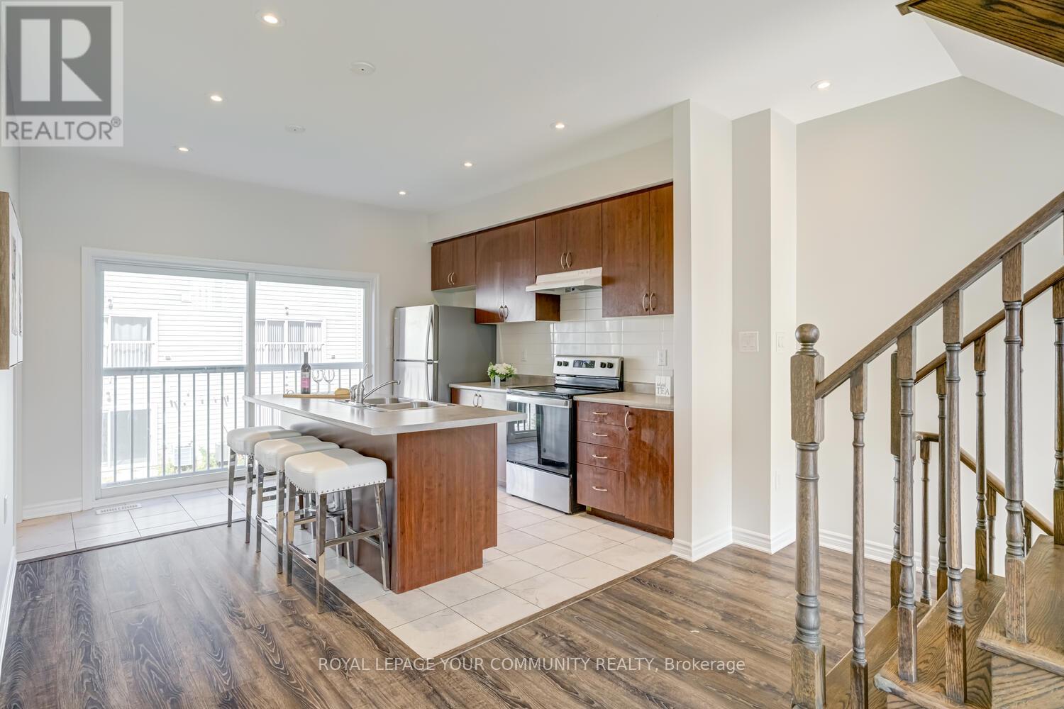 25 Shelburne Avenue, Wasaga Beach, Ontario  L9Z 2X2 - Photo 5 - S12617350