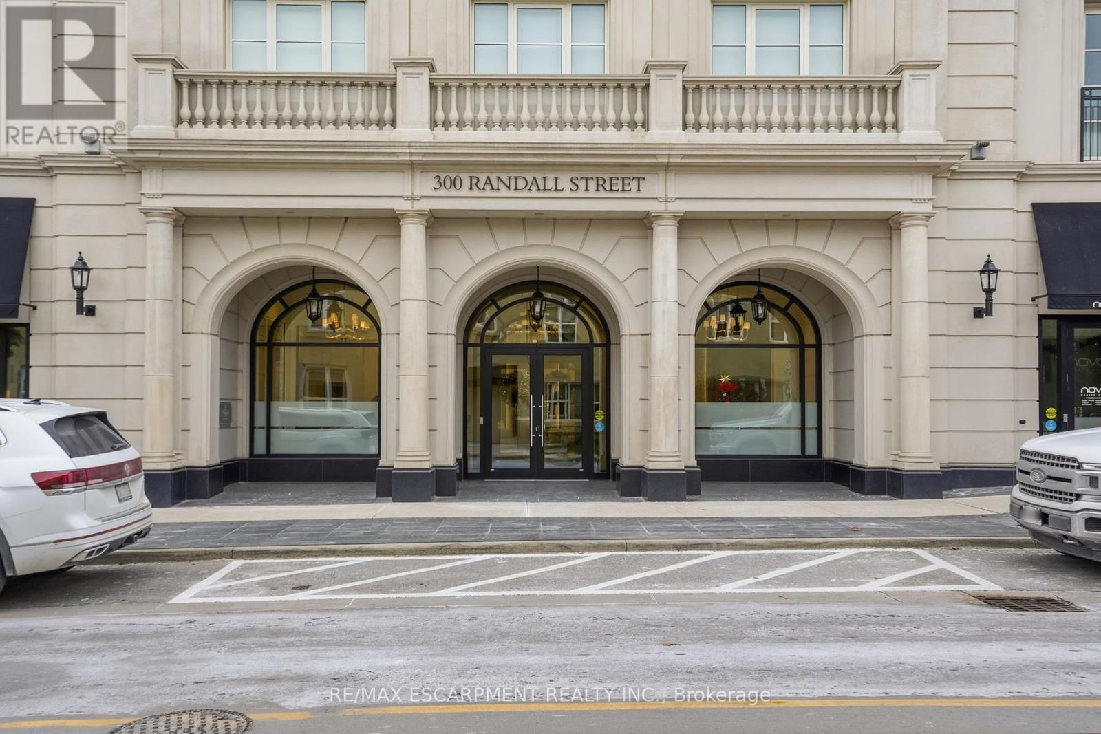 312 - 300 Randall Street, Oakville, Ontario  L6J 0G2 - Photo 2 - W12617360