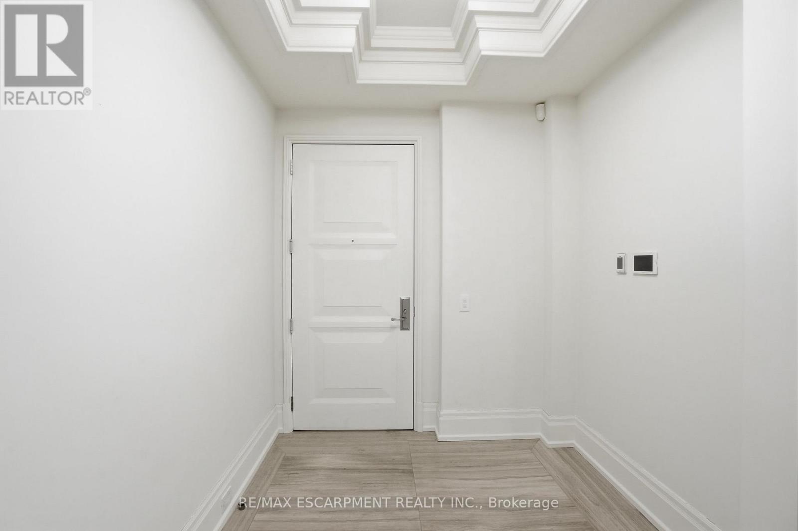 312 - 300 Randall Street, Oakville, Ontario  L6J 0G2 - Photo 9 - W12617360